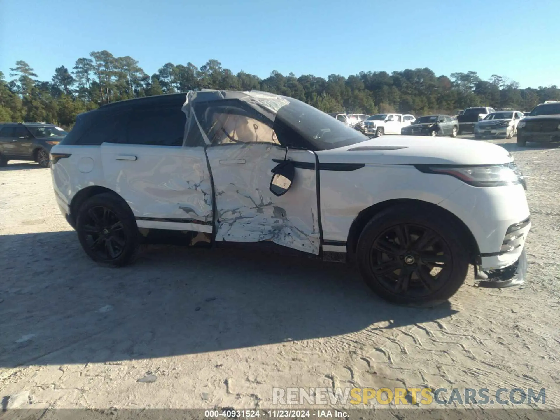 13 fotografías del automóvil dañado SALYT2EX4NA335722 LAND ROVER RANGE ROVER VELAR 2022