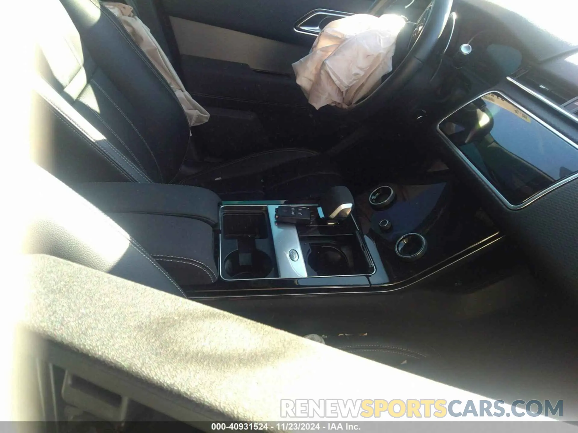 5 fotografías del automóvil dañado SALYT2EX4NA335722 LAND ROVER RANGE ROVER VELAR 2022