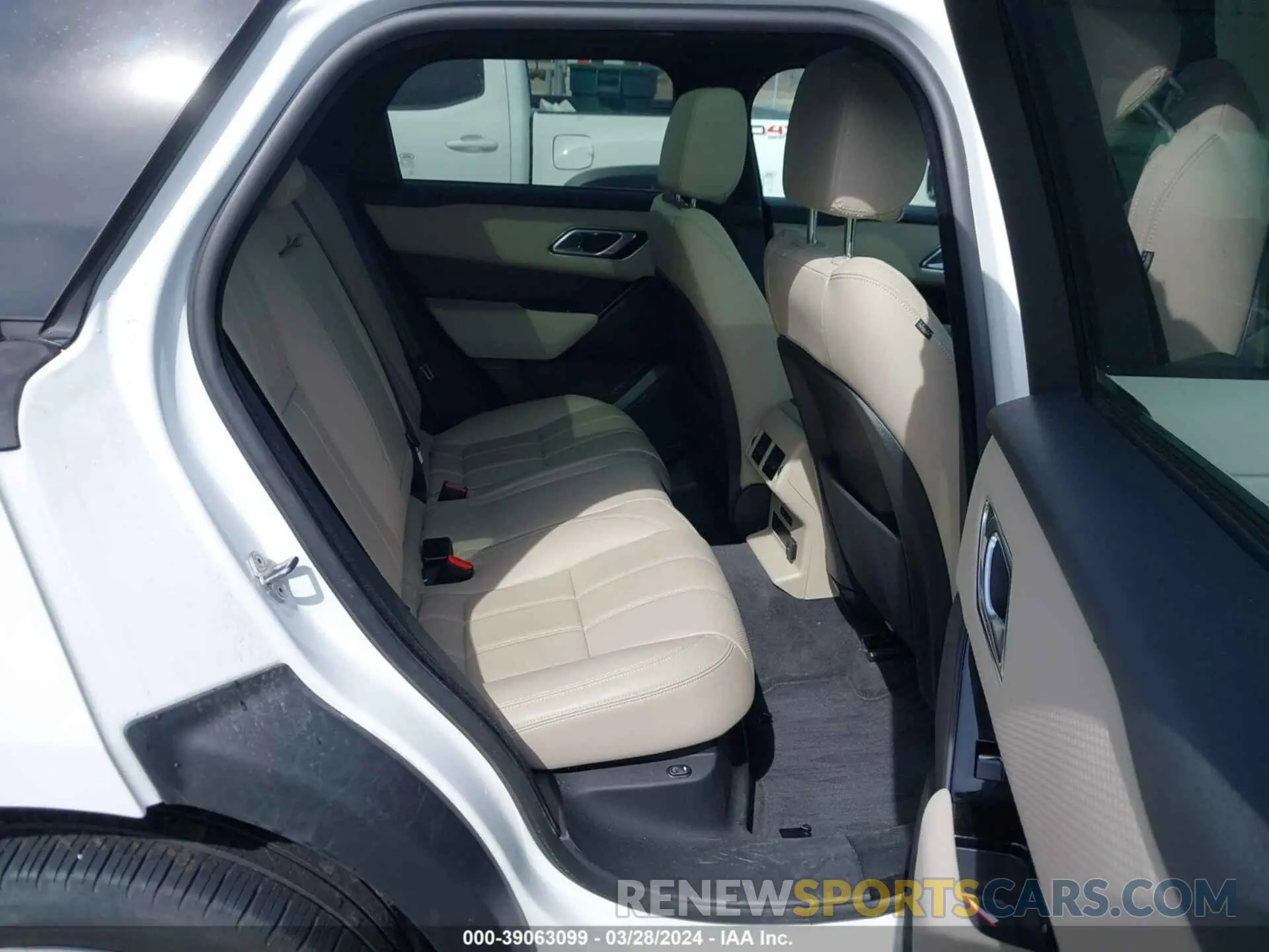 8 fotografías del automóvil dañado SALYT2EU2PA358506 LAND ROVER RANGE ROVER VELAR 2023