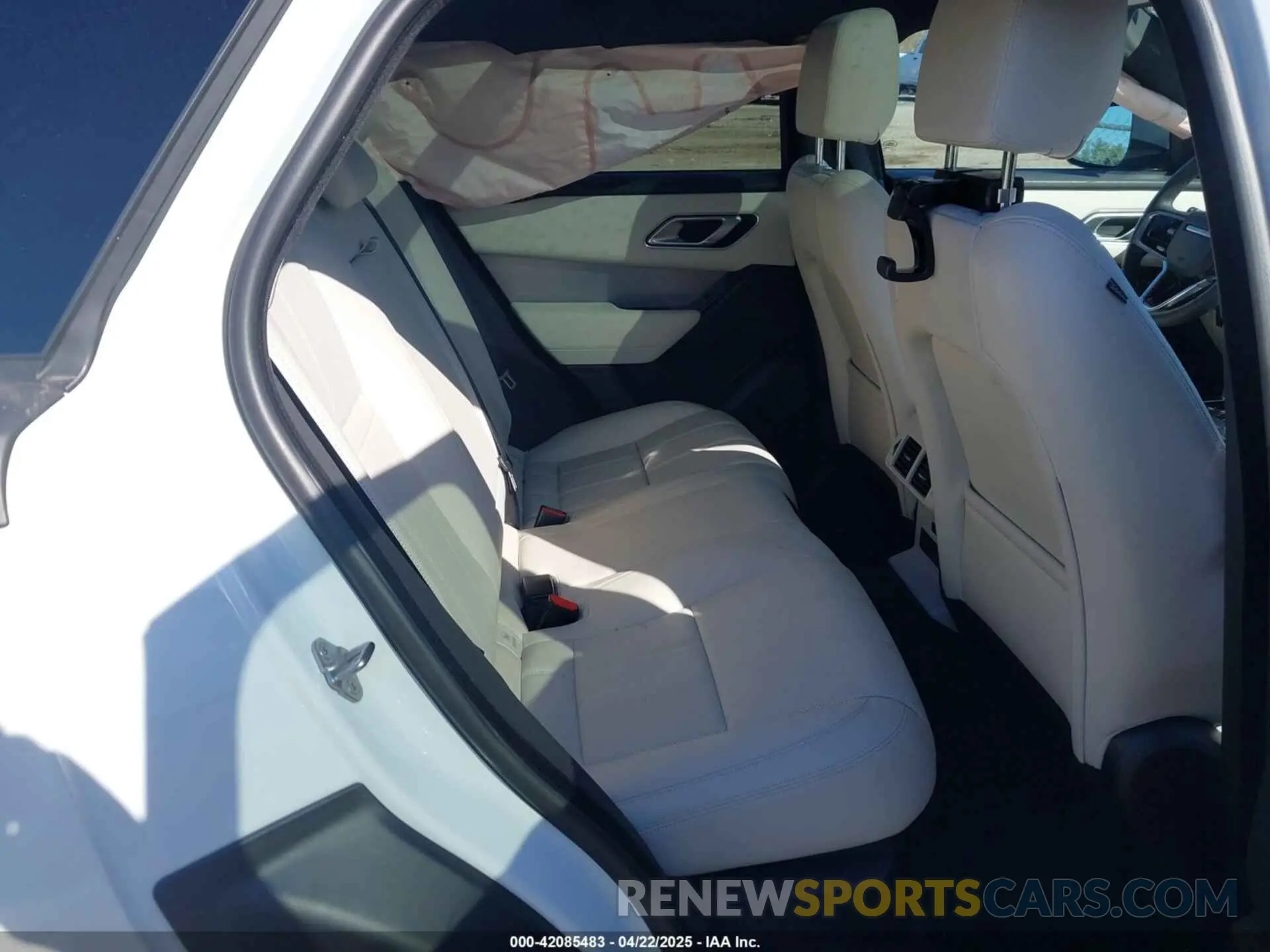 8 fotografías del automóvil dañado SALYT2EU7PA357867 LAND ROVER RANGE ROVER VELAR 2023