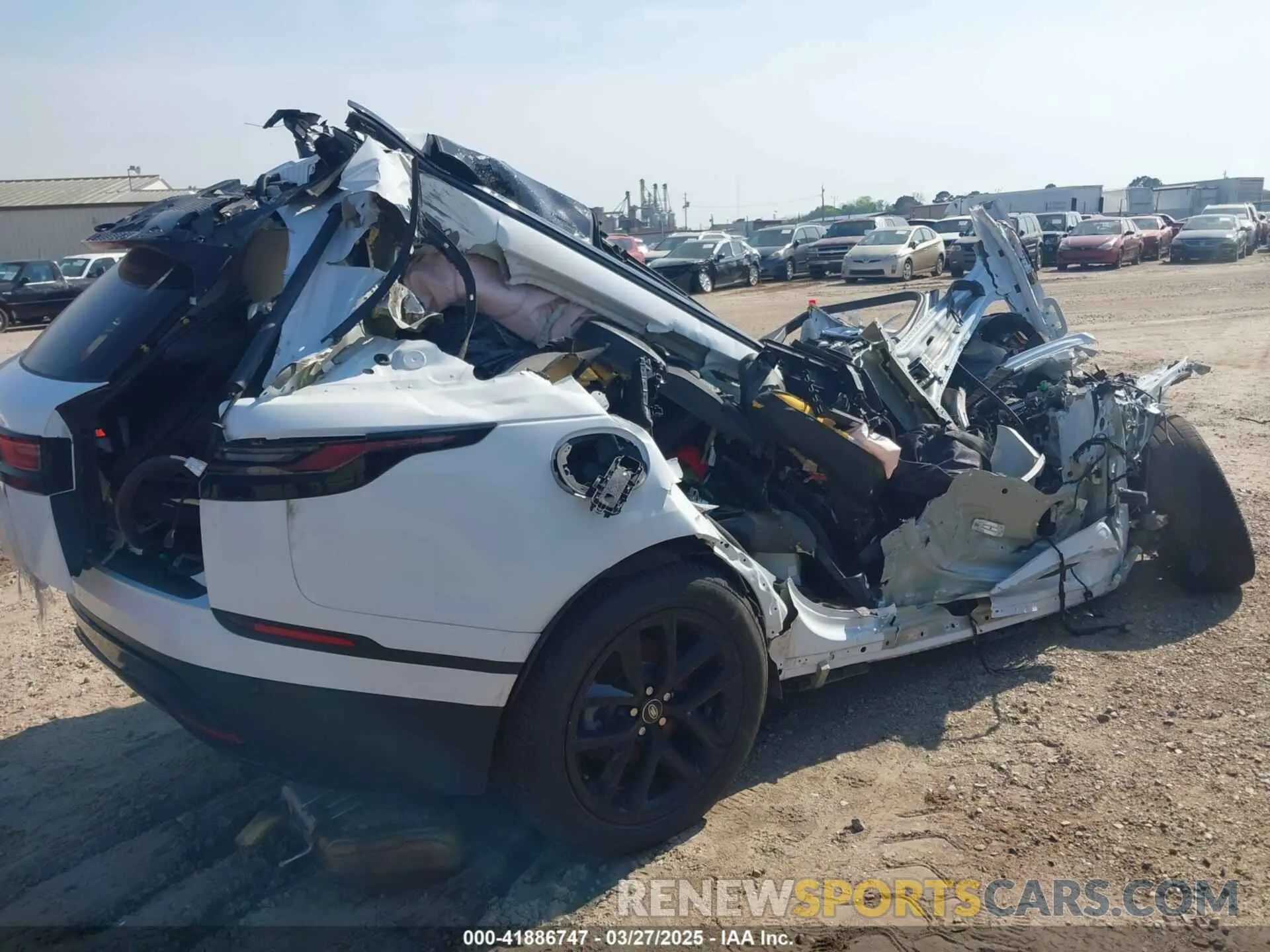 4 fotografías del automóvil dañado SALYJ2EX5RA386092 LAND ROVER RANGE ROVER VELAR 2024