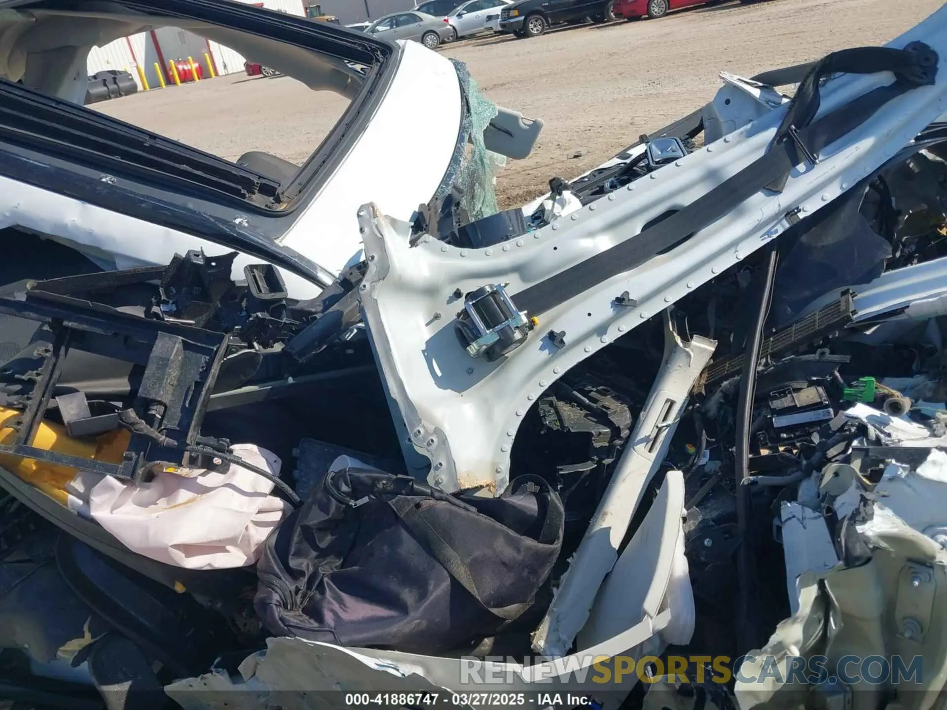 5 fotografías del automóvil dañado SALYJ2EX5RA386092 LAND ROVER RANGE ROVER VELAR 2024
