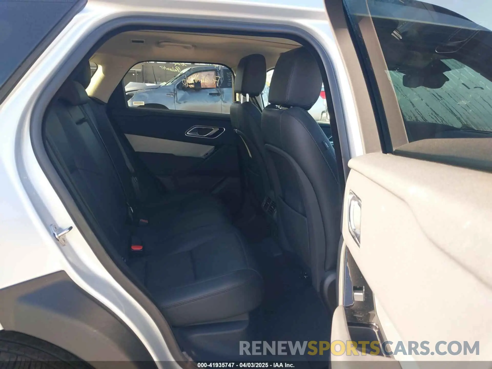8 fotografías del automóvil dañado SALYJ2EX7RA385591 LAND ROVER RANGE ROVER VELAR 2024