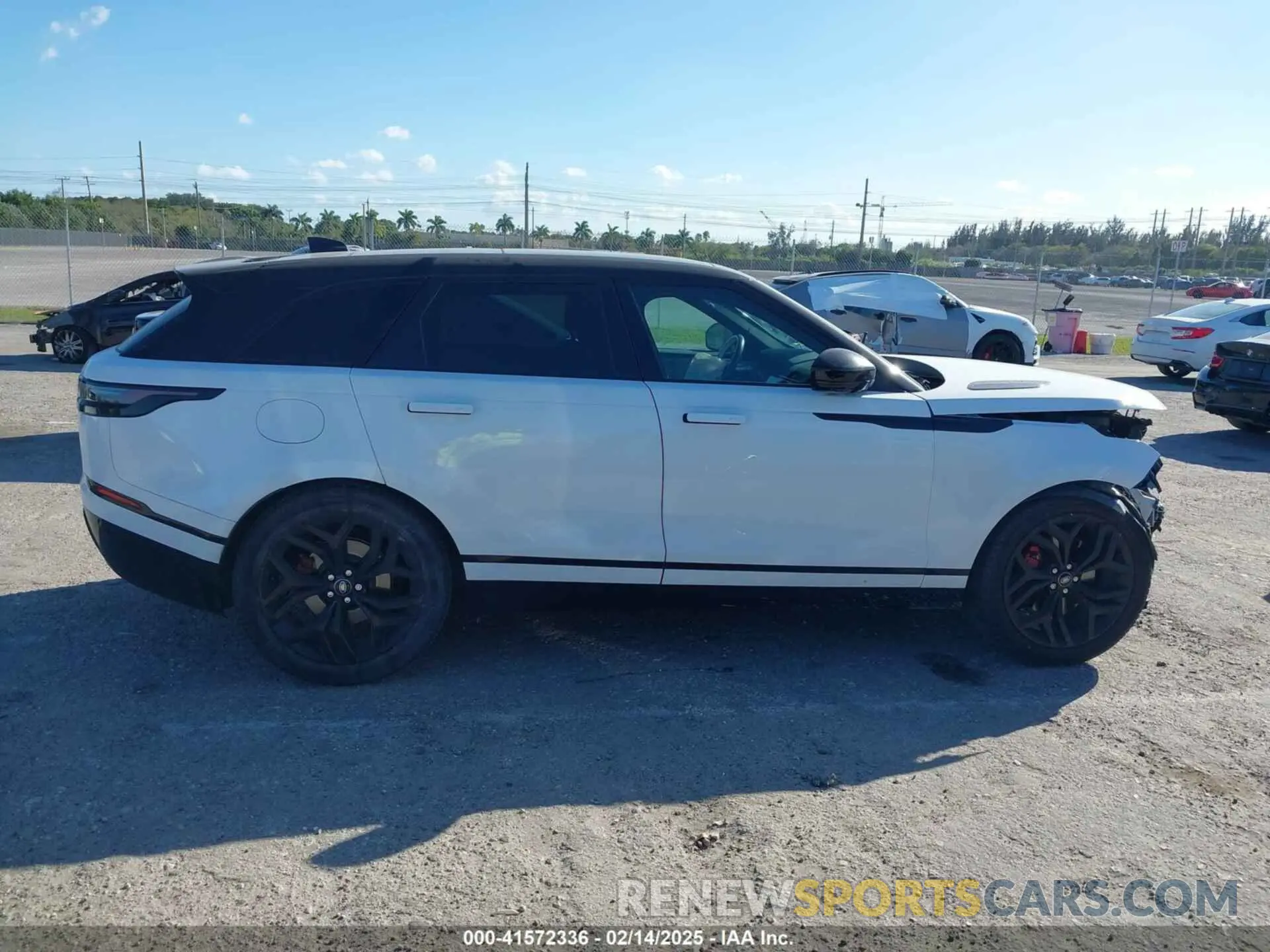 14 fotografías del automóvil dañado SALYL2EX1RA370322 LAND ROVER RANGE ROVER VELAR 2024