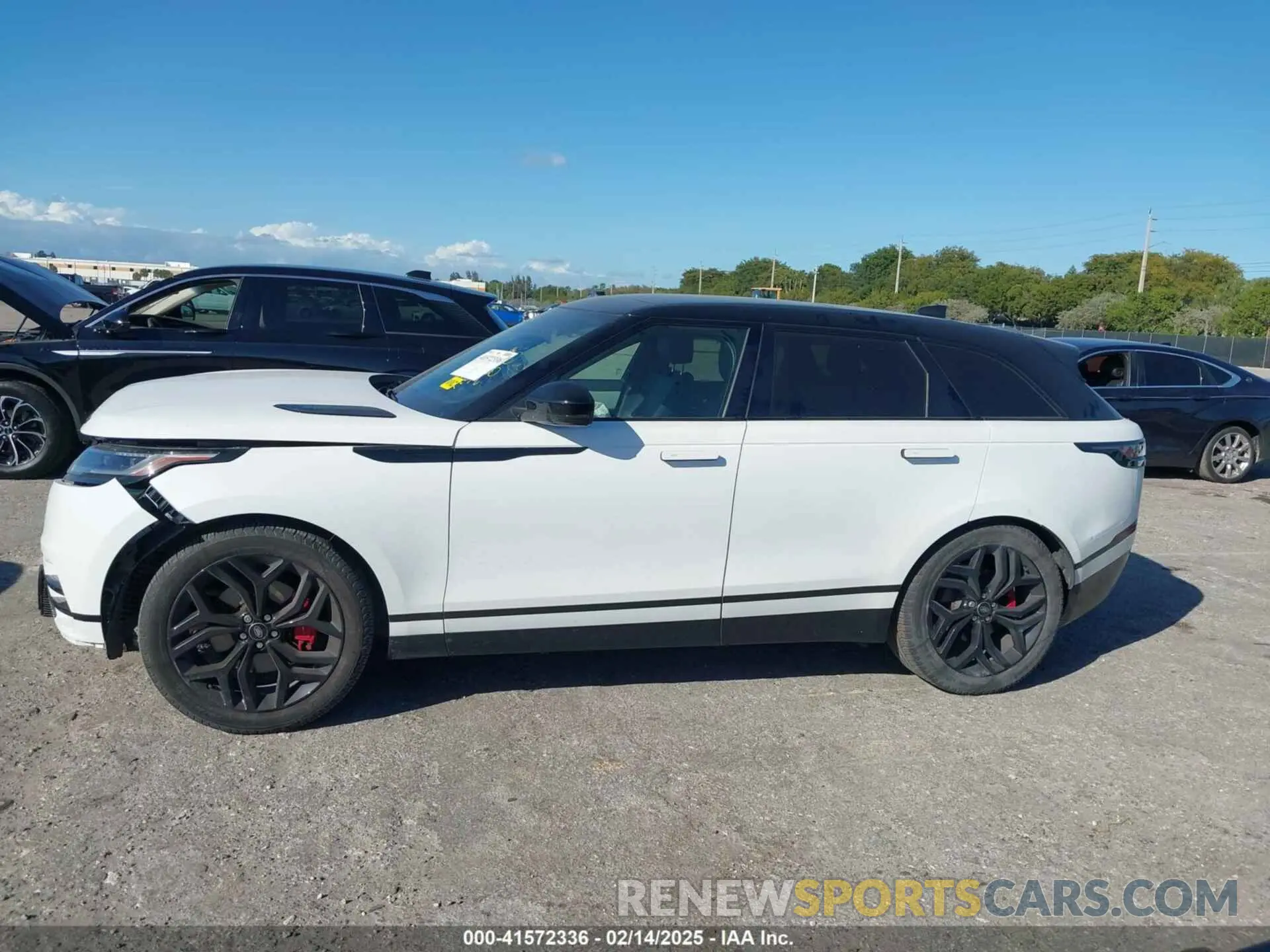 15 fotografías del automóvil dañado SALYL2EX1RA370322 LAND ROVER RANGE ROVER VELAR 2024