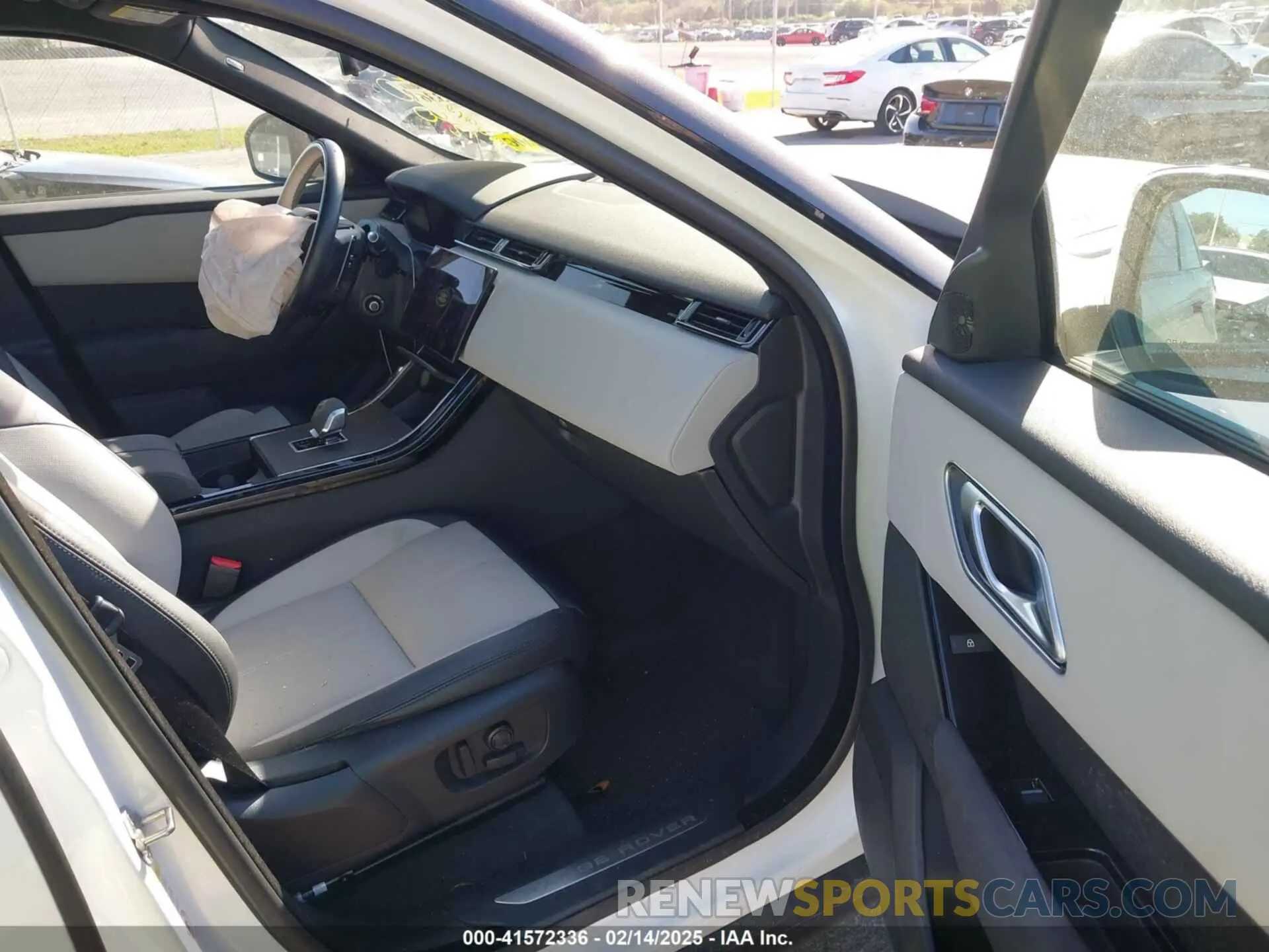 5 fotografías del automóvil dañado SALYL2EX1RA370322 LAND ROVER RANGE ROVER VELAR 2024