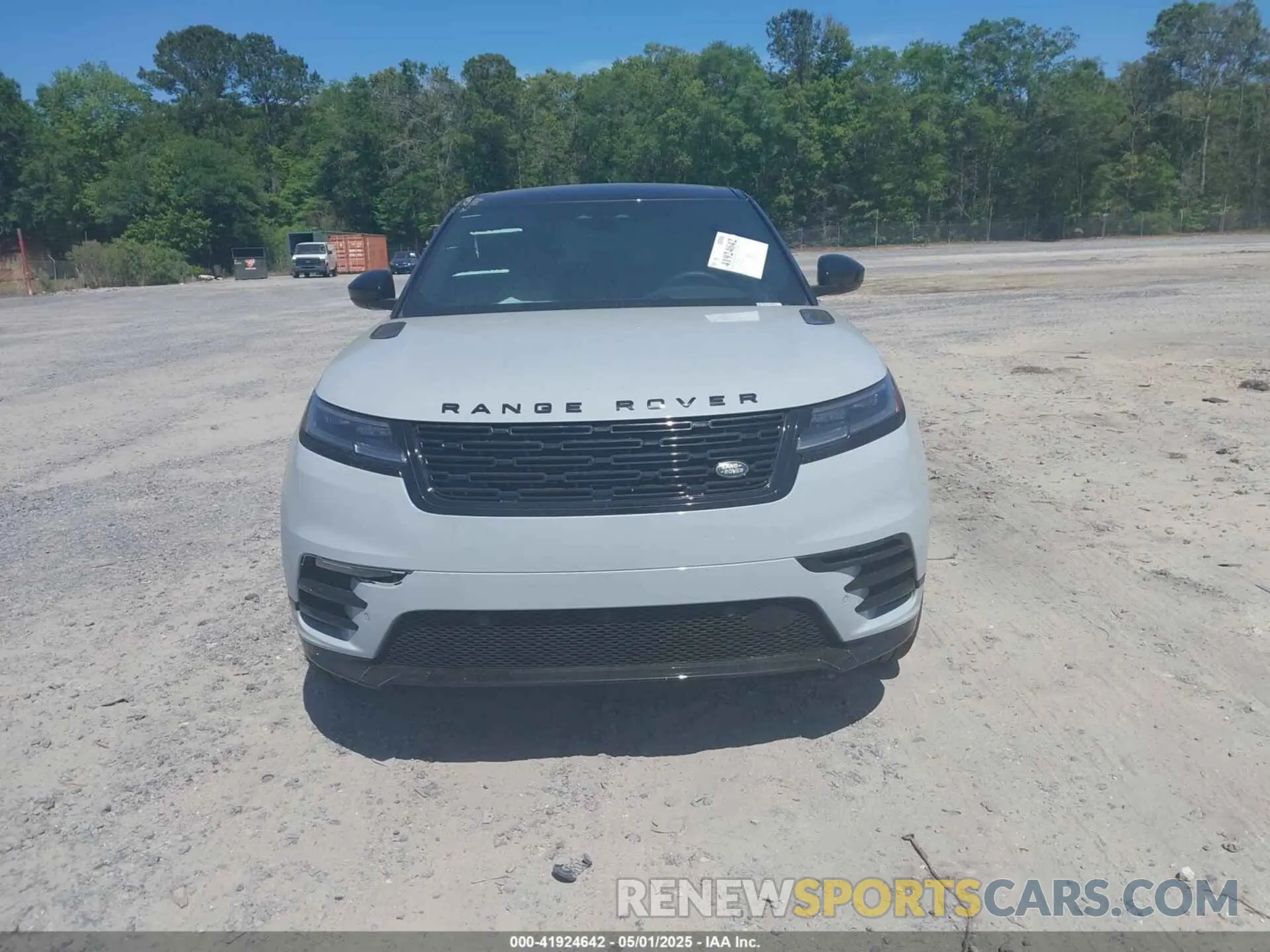 12 fotografías del automóvil dañado SALYL2EX3RA379944 LAND ROVER RANGE ROVER VELAR 2024