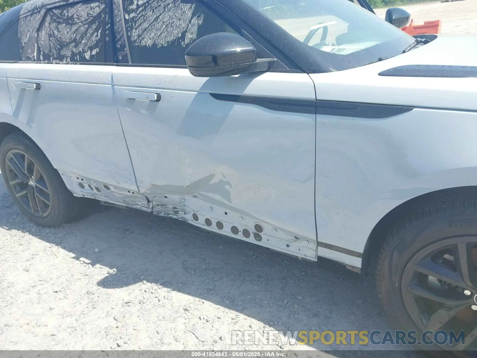 6 fotografías del automóvil dañado SALYL2EX3RA379944 LAND ROVER RANGE ROVER VELAR 2024