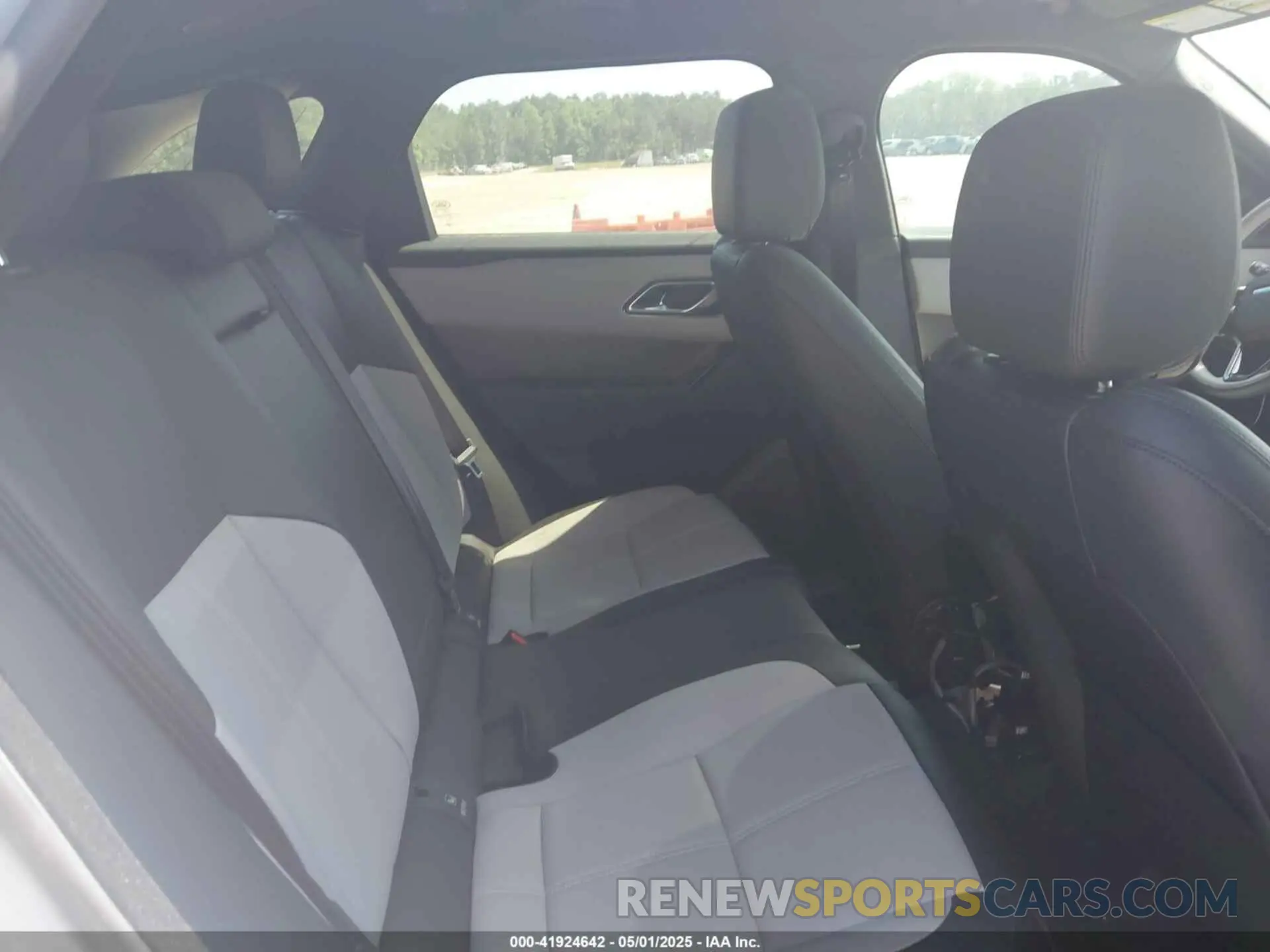 8 fotografías del automóvil dañado SALYL2EX3RA379944 LAND ROVER RANGE ROVER VELAR 2024