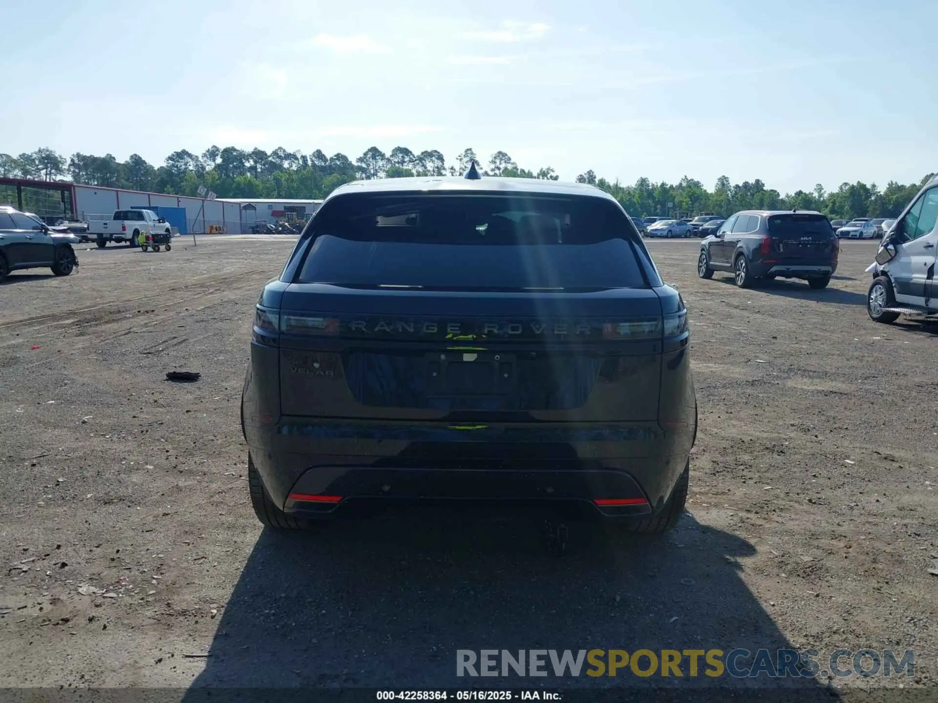 16 fotografías del automóvil dañado SALYL2EXXRA389287 LAND ROVER RANGE ROVER VELAR 2024