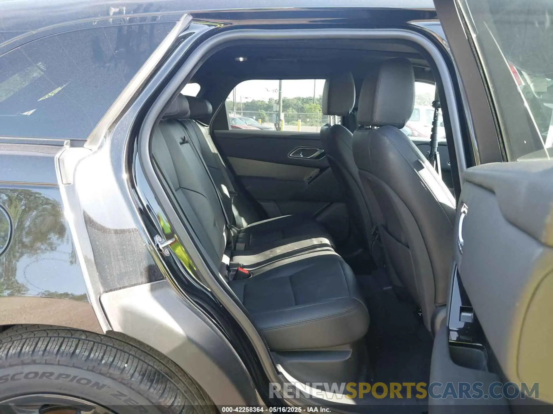 8 fotografías del automóvil dañado SALYL2EXXRA389287 LAND ROVER RANGE ROVER VELAR 2024