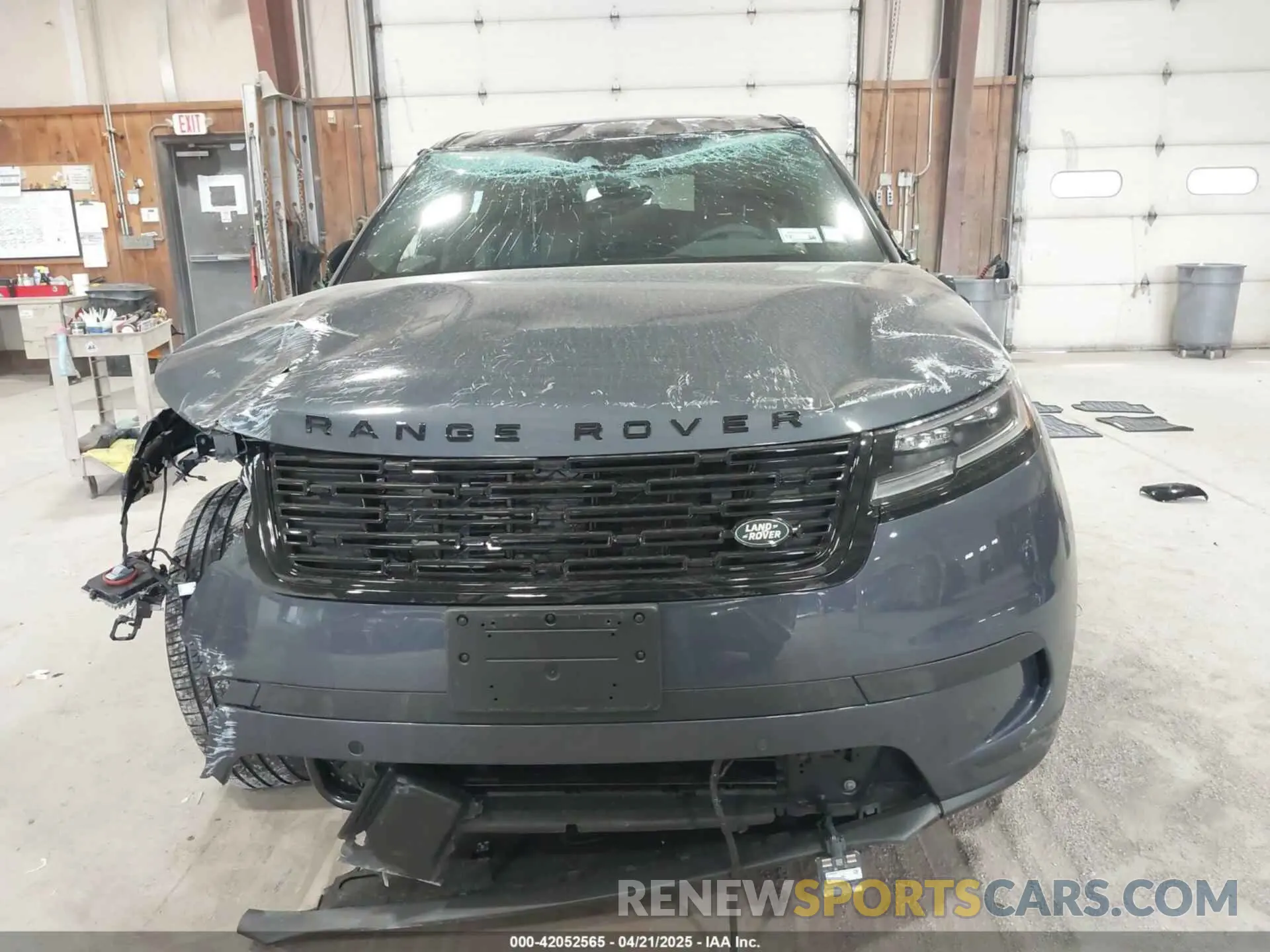 12 fotografías del automóvil dañado SALYJ2EX4SA811596 LAND ROVER RANGE ROVER VELAR 2025