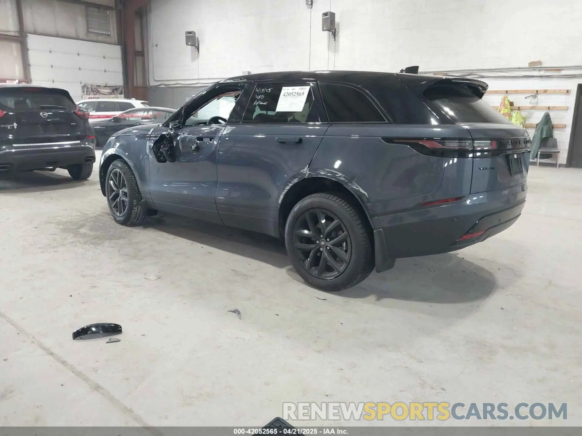 3 fotografías del automóvil dañado SALYJ2EX4SA811596 LAND ROVER RANGE ROVER VELAR 2025