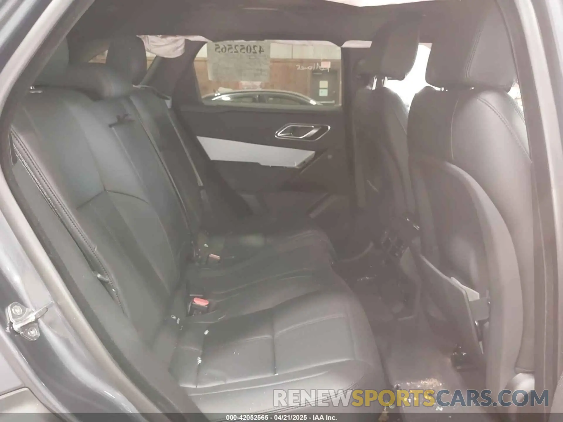 8 fotografías del automóvil dañado SALYJ2EX4SA811596 LAND ROVER RANGE ROVER VELAR 2025