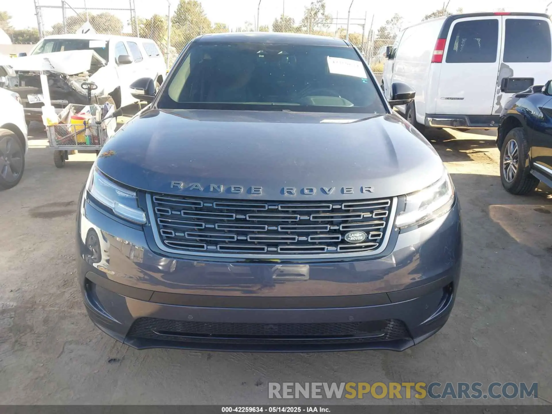 12 fotografías del automóvil dañado SALYJ2EX5SA392822 LAND ROVER RANGE ROVER VELAR 2025