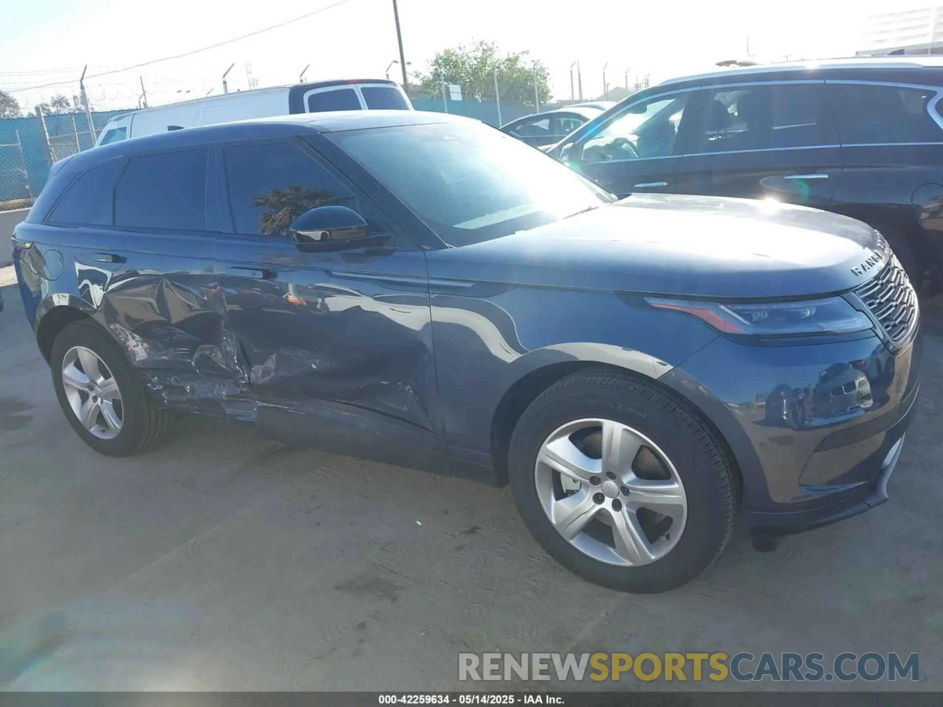 13 fotografías del automóvil dañado SALYJ2EX5SA392822 LAND ROVER RANGE ROVER VELAR 2025