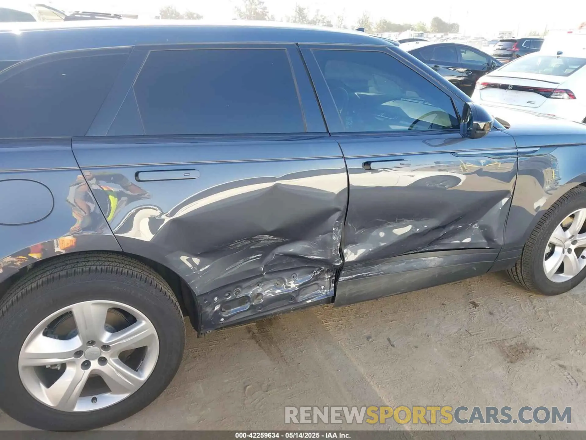 17 fotografías del automóvil dañado SALYJ2EX5SA392822 LAND ROVER RANGE ROVER VELAR 2025