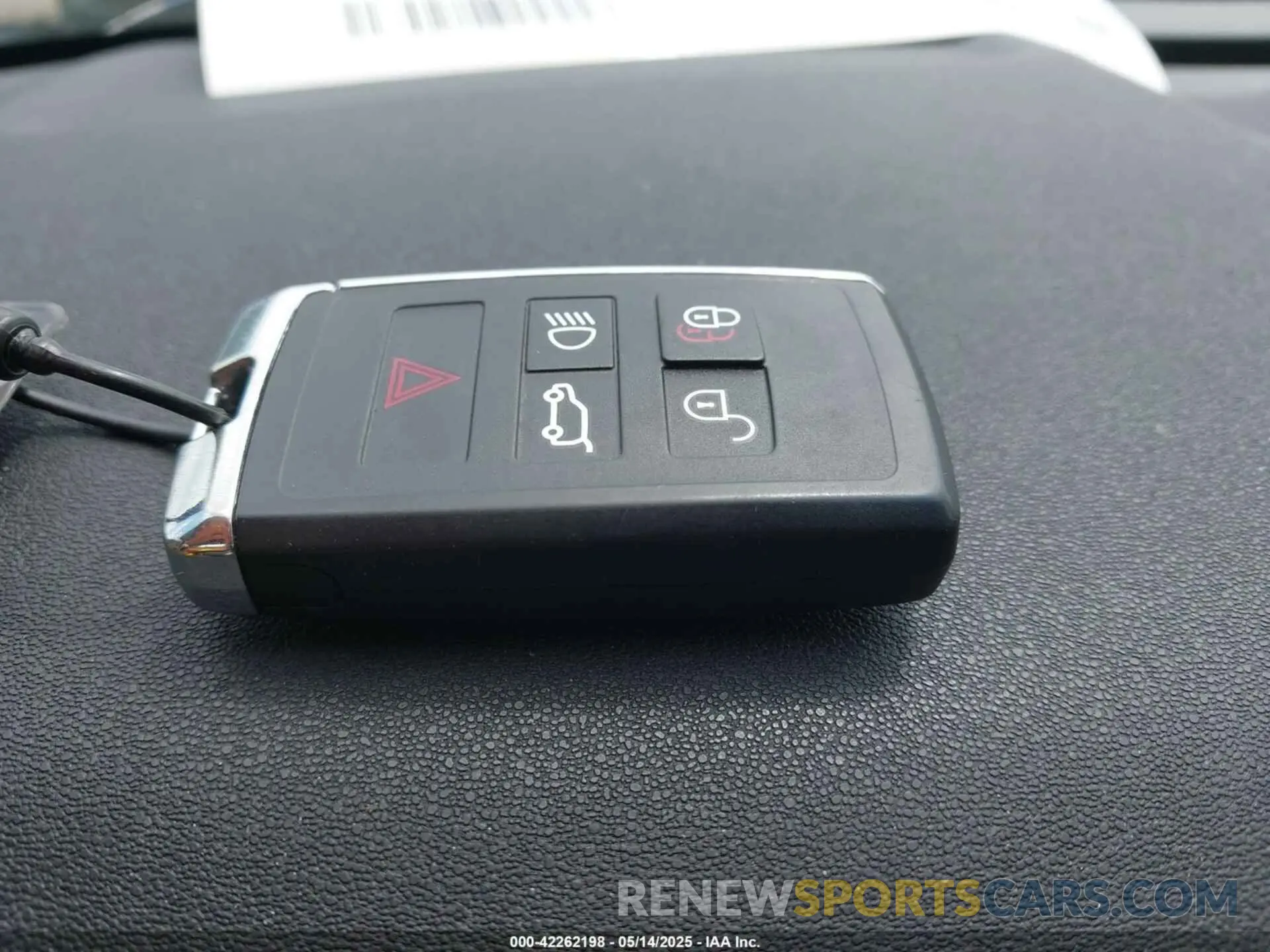 11 fotografías del automóvil dañado SALYL2EX1SA394559 LAND ROVER RANGE ROVER VELAR 2025