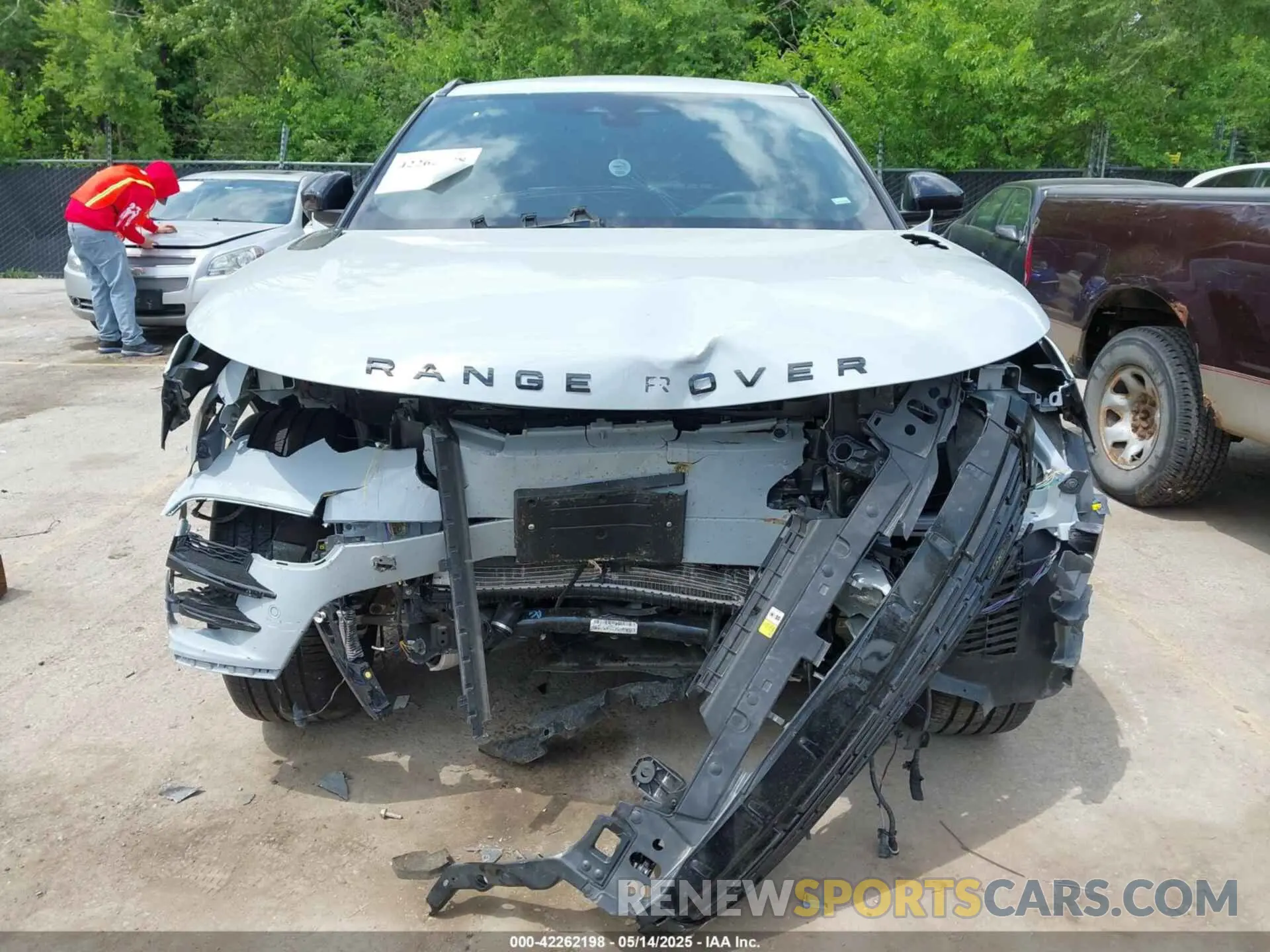 13 fotografías del automóvil dañado SALYL2EX1SA394559 LAND ROVER RANGE ROVER VELAR 2025