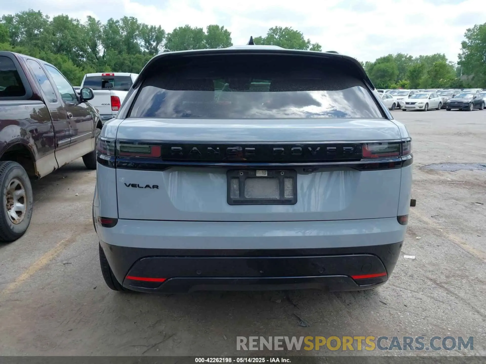17 fotografías del automóvil dañado SALYL2EX1SA394559 LAND ROVER RANGE ROVER VELAR 2025