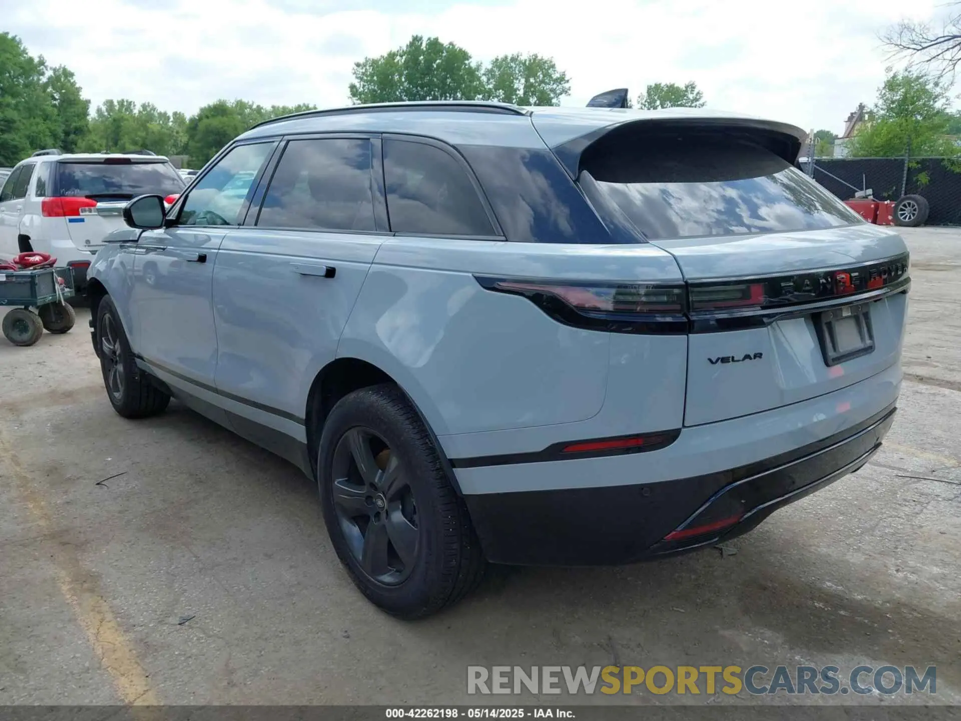 3 fotografías del automóvil dañado SALYL2EX1SA394559 LAND ROVER RANGE ROVER VELAR 2025