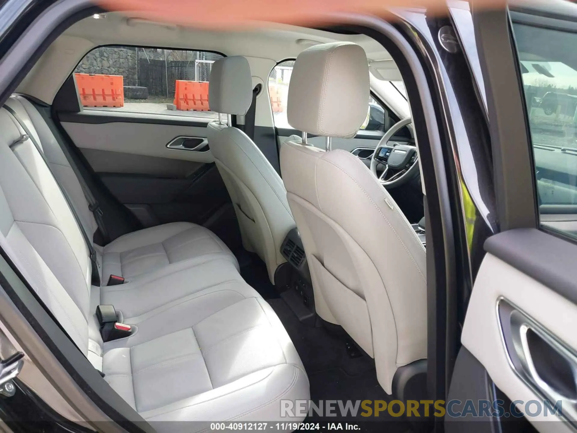 8 fotografías del automóvil dañado SALYL2EX9SA397676 LAND ROVER RANGE ROVER VELAR 2025
