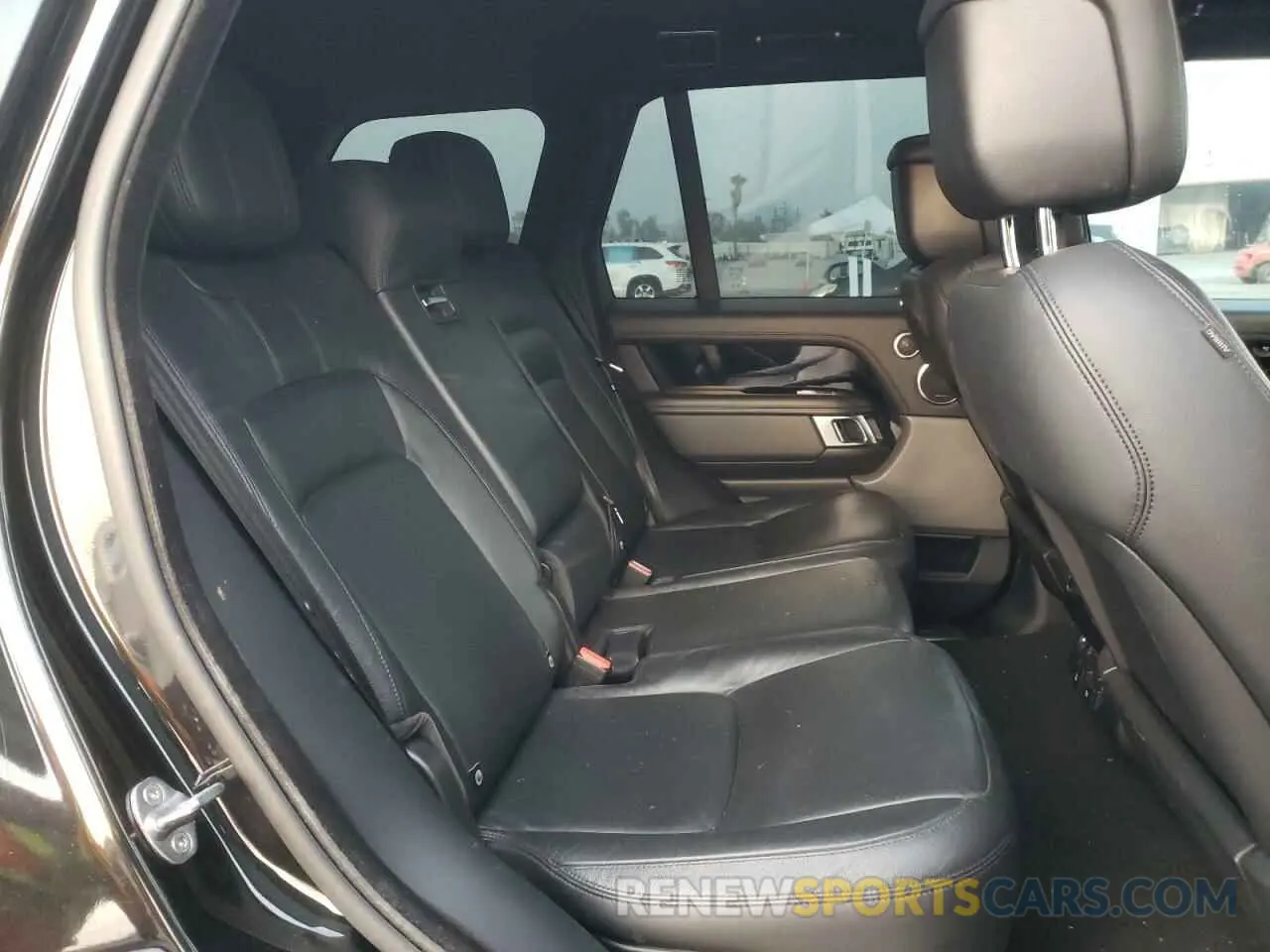 6 fotografías del automóvil dañado SALGR2RV4KA523333 LAND ROVER RANGEROVER 2019