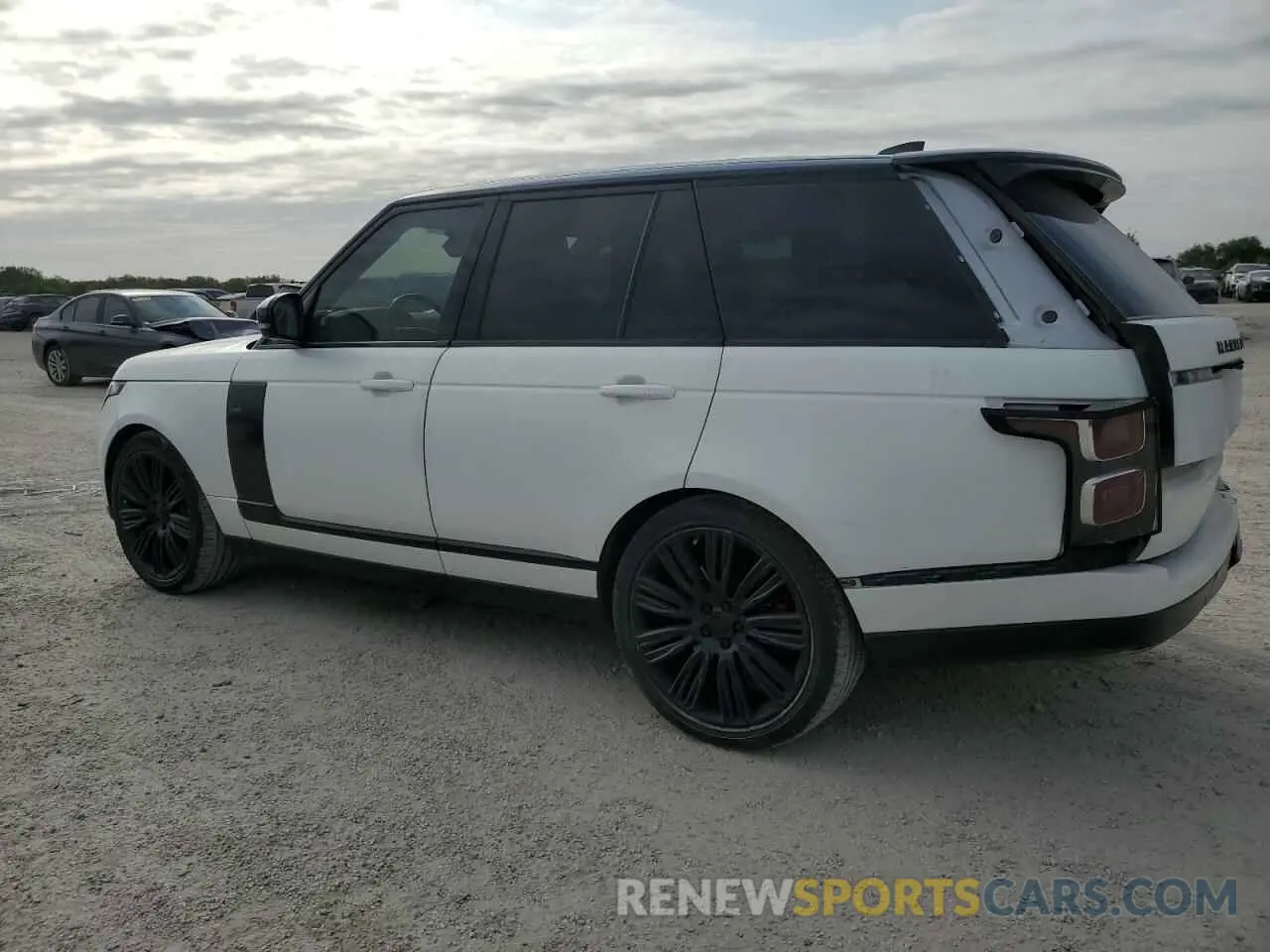 2 fotografías del automóvil dañado SALGS2SV0KA533971 LAND ROVER RANGEROVER 2019