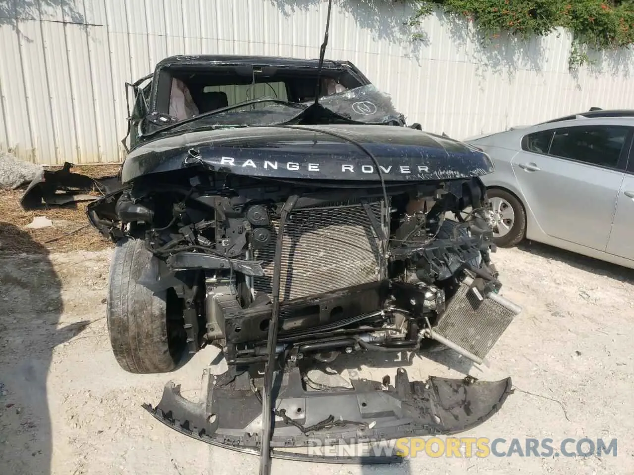 9 fotografías del automóvil dañado SALGS2SV1KA563528 LAND ROVER RANGEROVER 2019