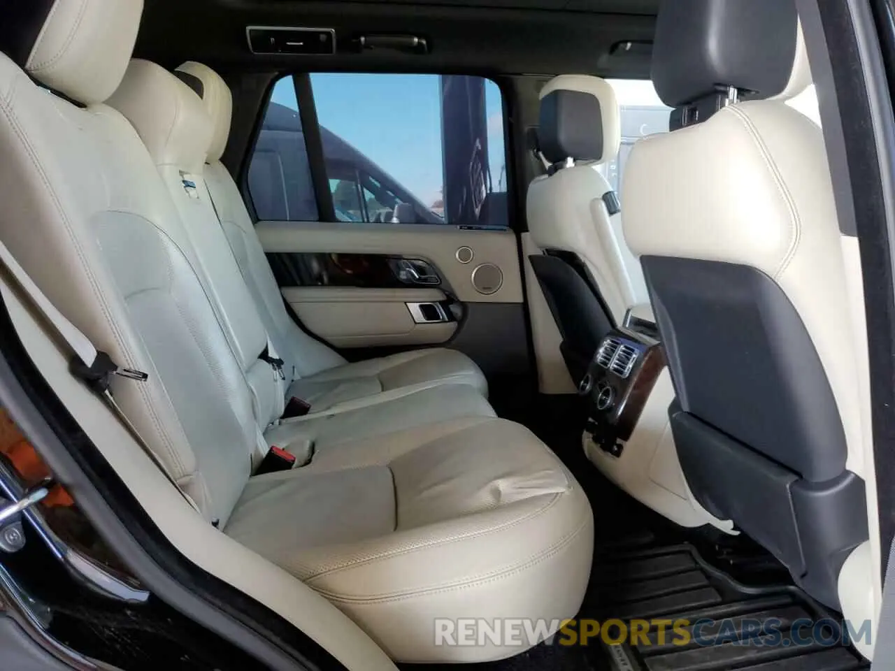 10 fotografías del automóvil dañado SALGS2SV7KA543459 LAND ROVER RANGEROVER 2019