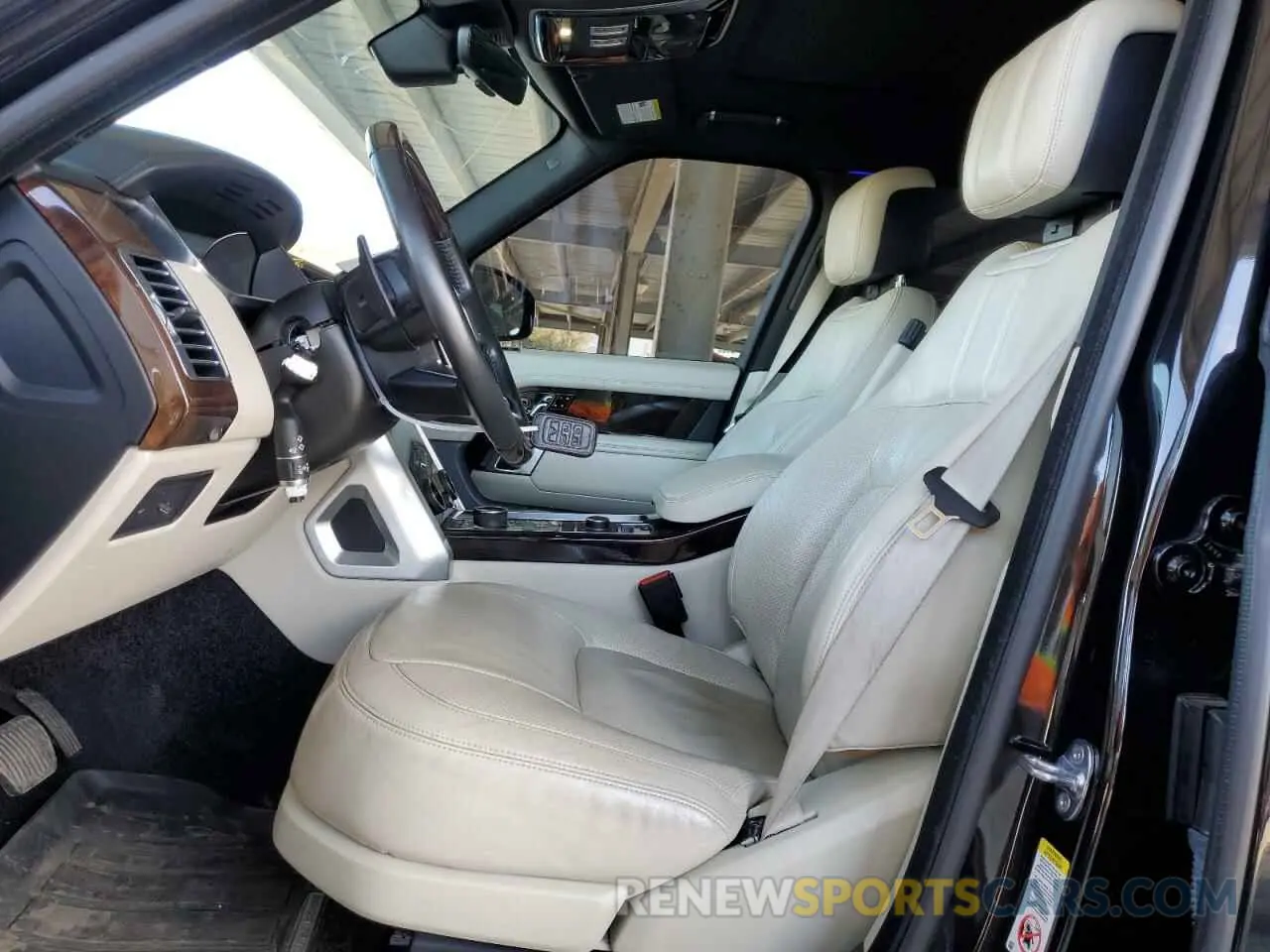 7 fotografías del automóvil dañado SALGS2SV7KA543459 LAND ROVER RANGEROVER 2019