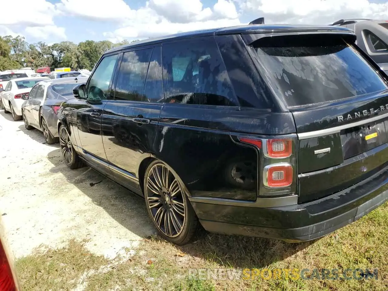2 fotografías del automóvil dañado SALGV2RE0KA541758 LAND ROVER RANGEROVER 2019