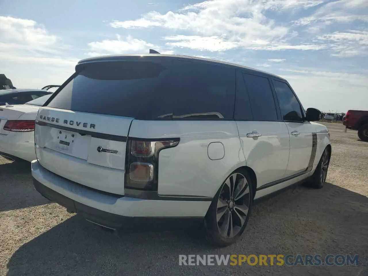 3 fotografías del automóvil dañado SALGW2SEXKA530547 LAND ROVER RANGEROVER 2019
