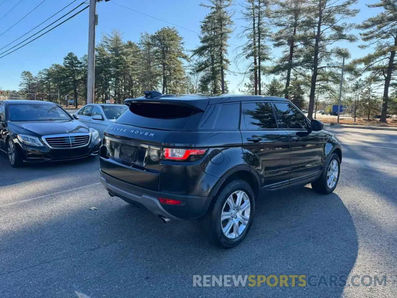 3 fotografías del automóvil dañado SALVP2RX0KH345507 LAND ROVER RANGEROVER 2019