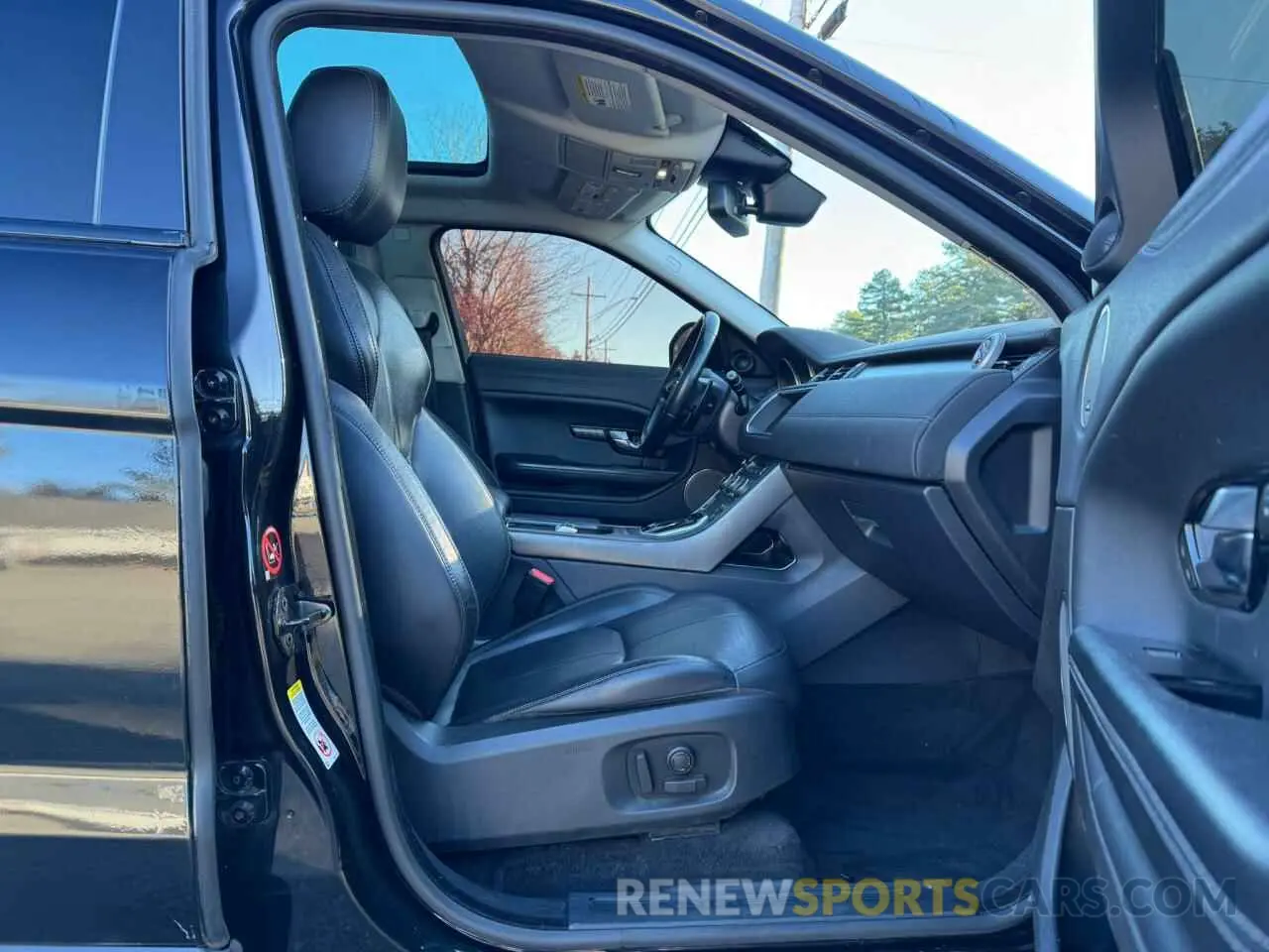 5 fotografías del automóvil dañado SALVP2RX0KH345507 LAND ROVER RANGEROVER 2019