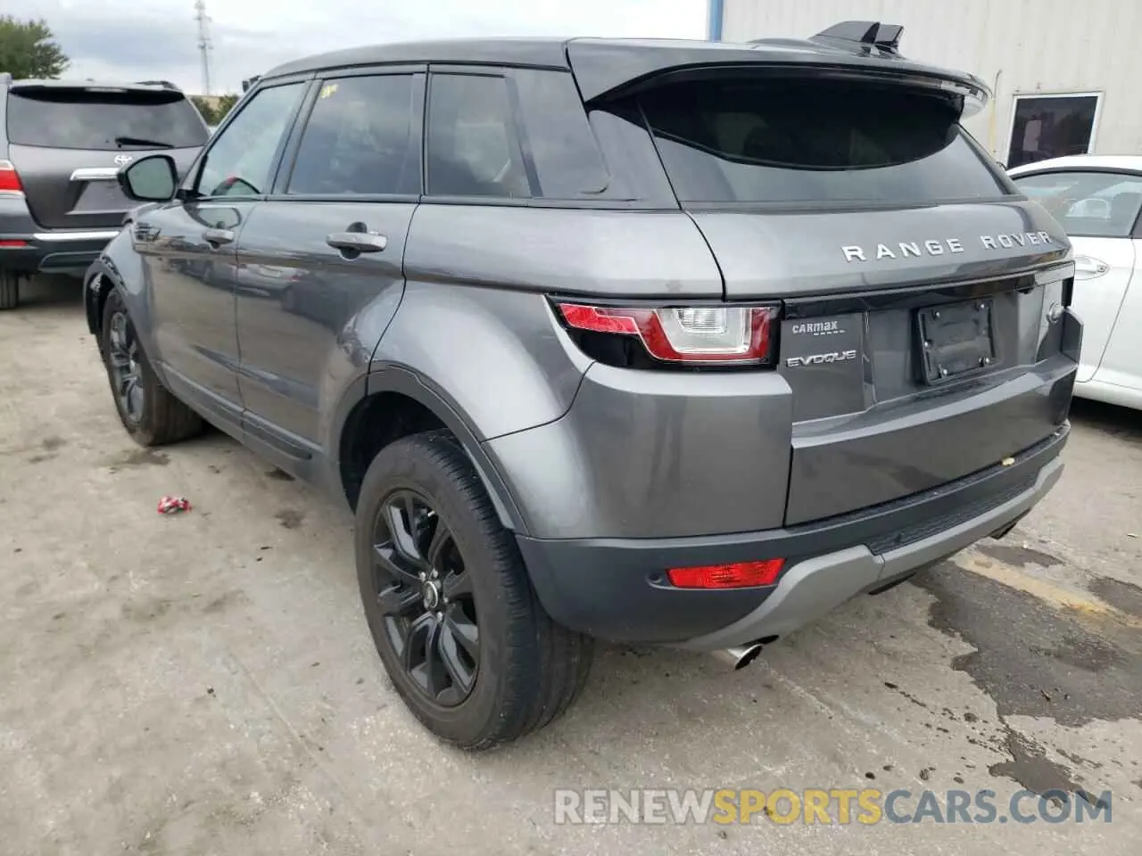3 fotografías del automóvil dañado SALVP2RX2KH346819 LAND ROVER RANGEROVER 2019