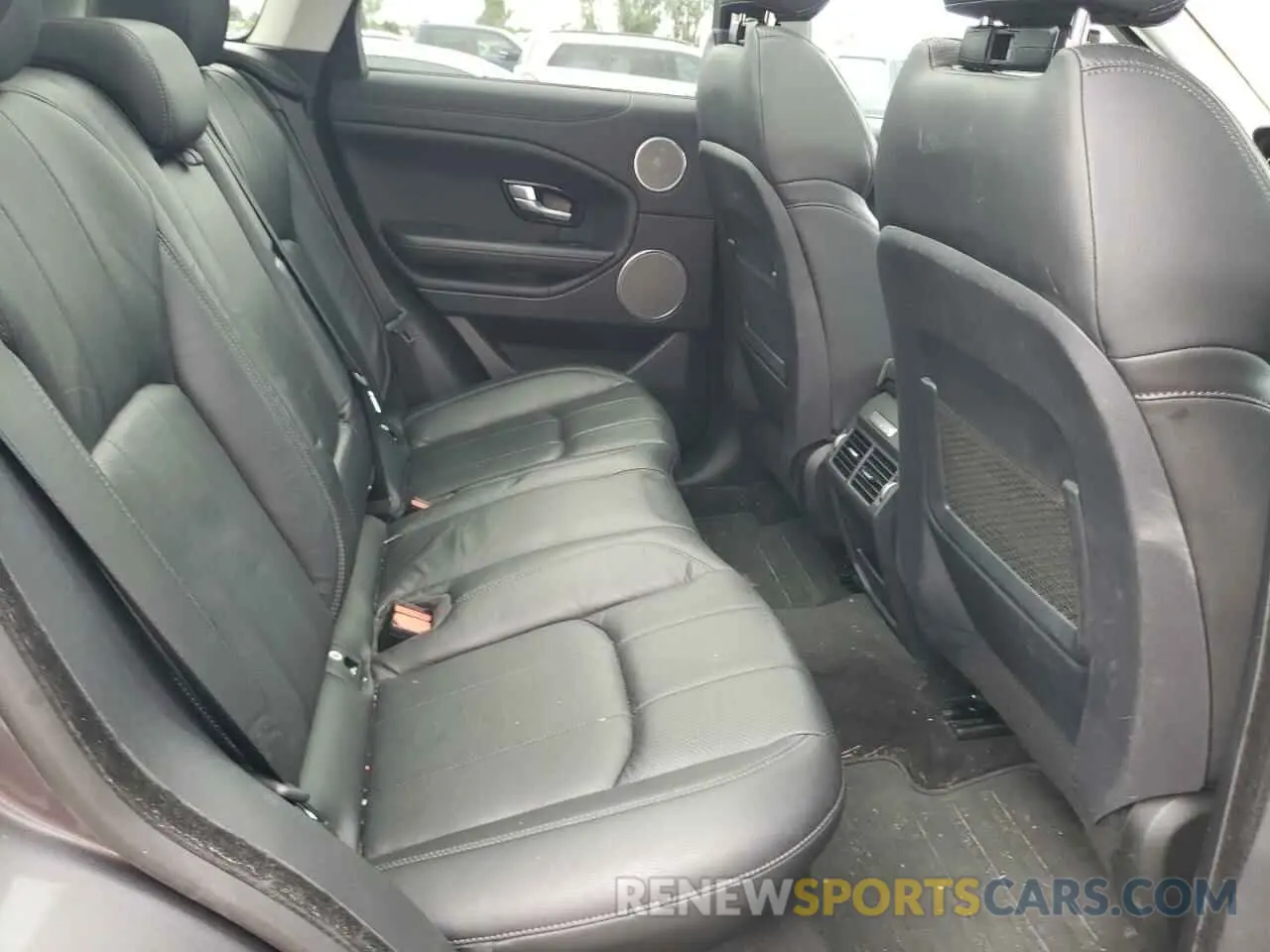 6 fotografías del automóvil dañado SALVP2RX2KH346819 LAND ROVER RANGEROVER 2019