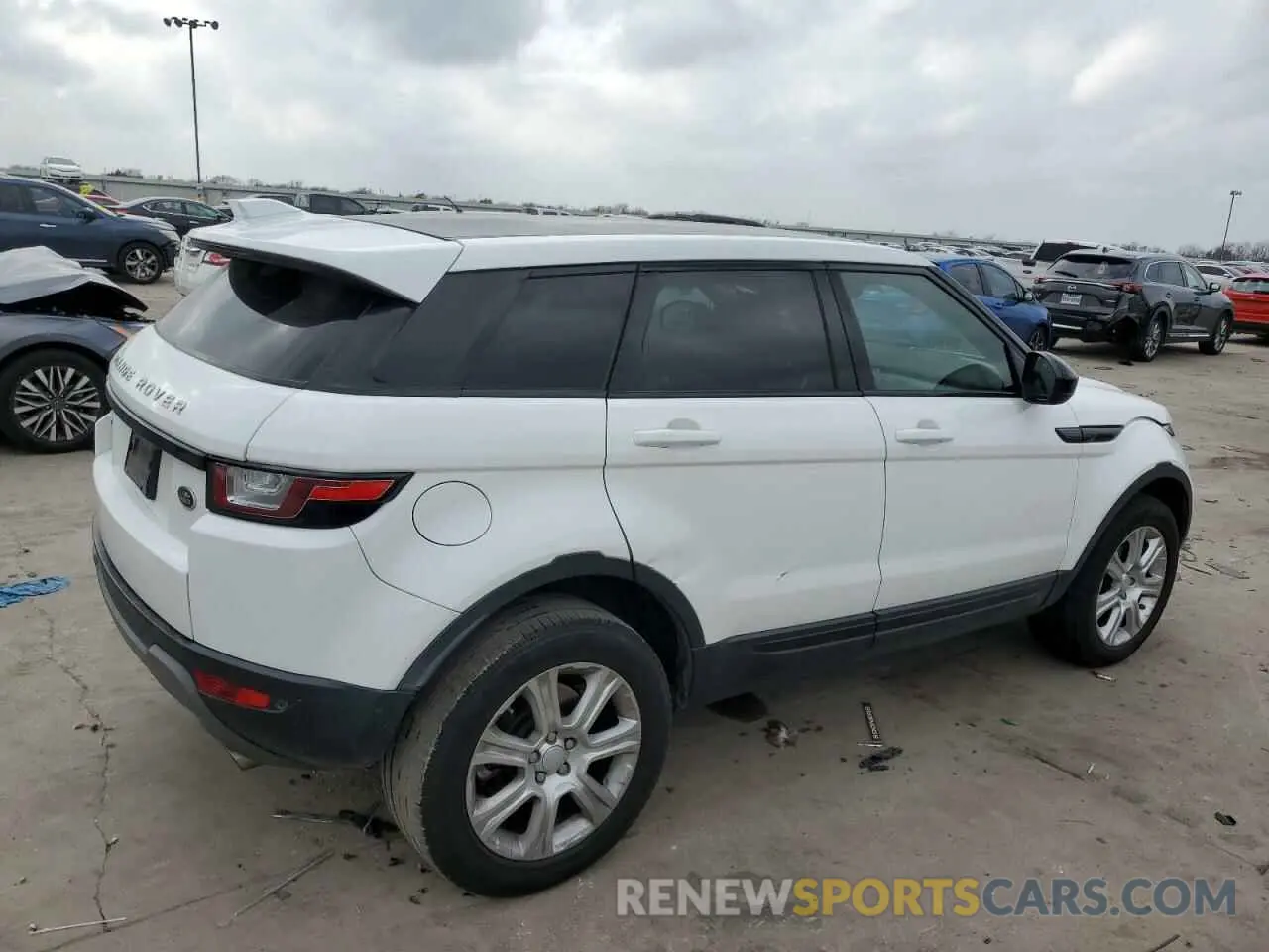 3 fotografías del automóvil dañado SALVP2RX6KH349965 LAND ROVER RANGEROVER 2019