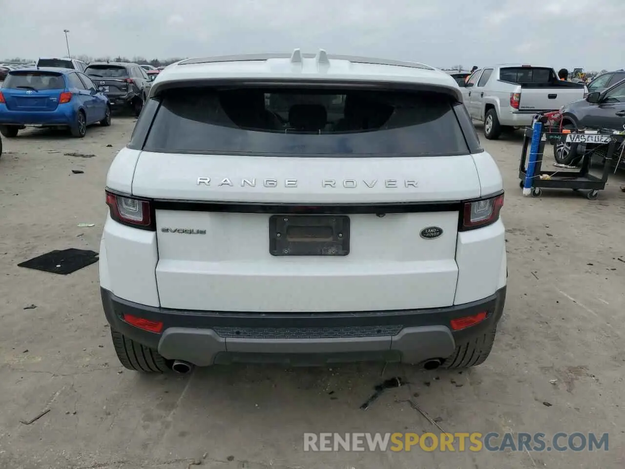 6 fotografías del automóvil dañado SALVP2RX6KH349965 LAND ROVER RANGEROVER 2019
