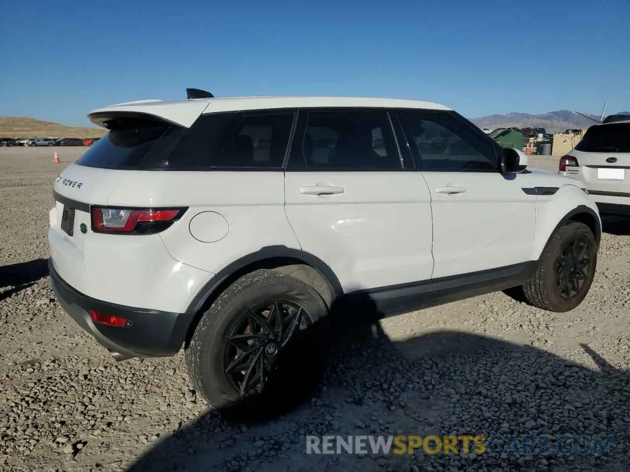 3 fotografías del automóvil dañado SALVP2RXXKH349189 LAND ROVER RANGEROVER 2019