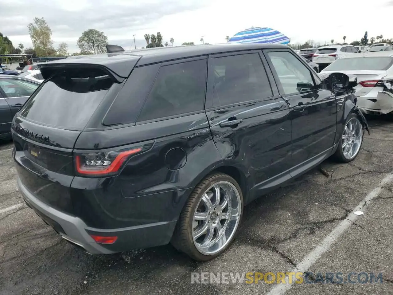 3 fotografías del automóvil dañado SALWG2RU2KA870958 LAND ROVER RANGEROVER 2019