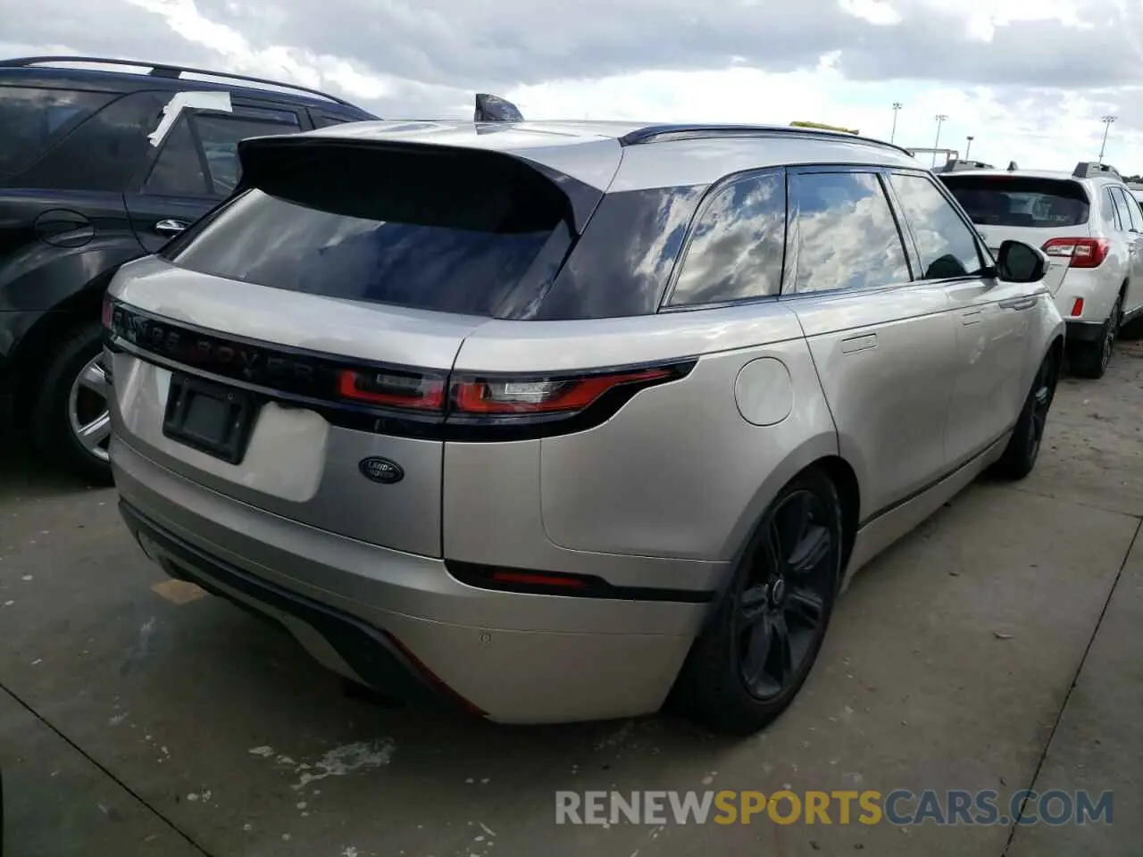 4 fotografías del automóvil dañado SALYB2FV7KA211021 LAND ROVER RANGEROVER 2019