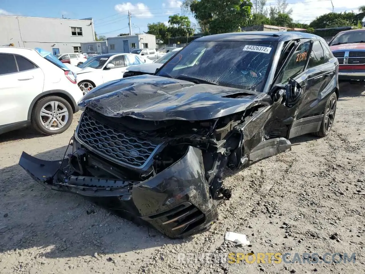 2 fotografías del automóvil dañado SALYL2EX1KA213184 LAND ROVER RANGEROVER 2019