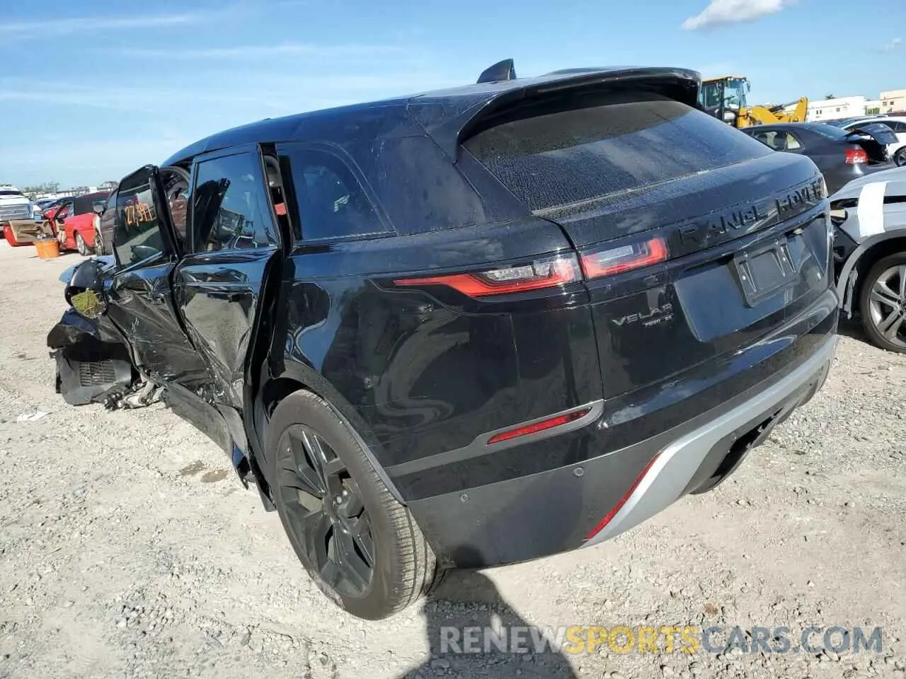 3 fotografías del automóvil dañado SALYL2EX1KA213184 LAND ROVER RANGEROVER 2019