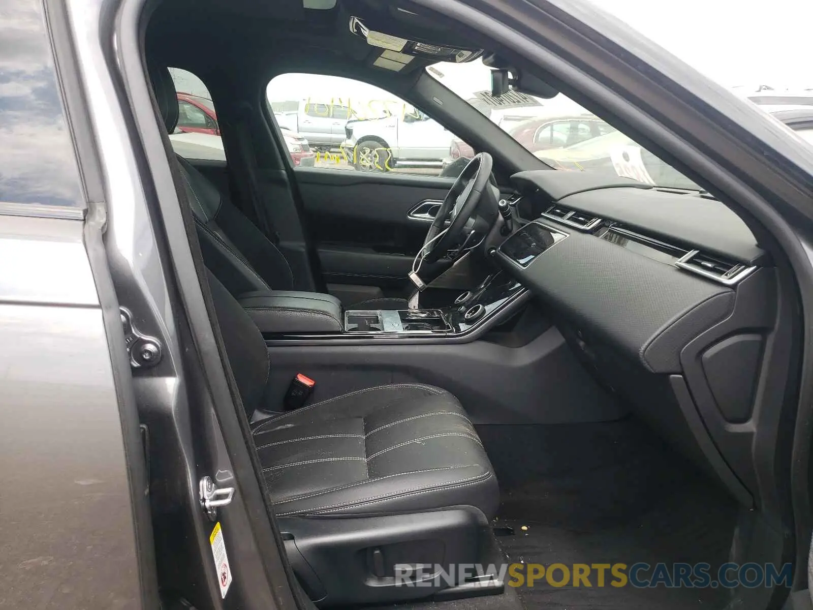 5 fotografías del automóvil dañado SALYL2EX2KA785042 LAND ROVER RANGEROVER 2019