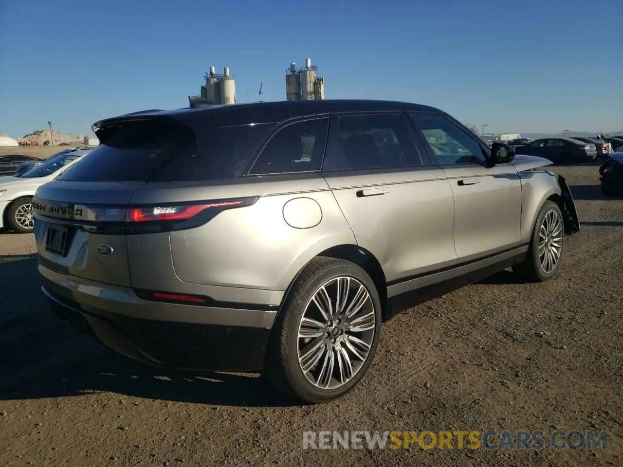 4 fotografías del automóvil dañado SALYL2EX4KA213986 LAND ROVER RANGEROVER 2019