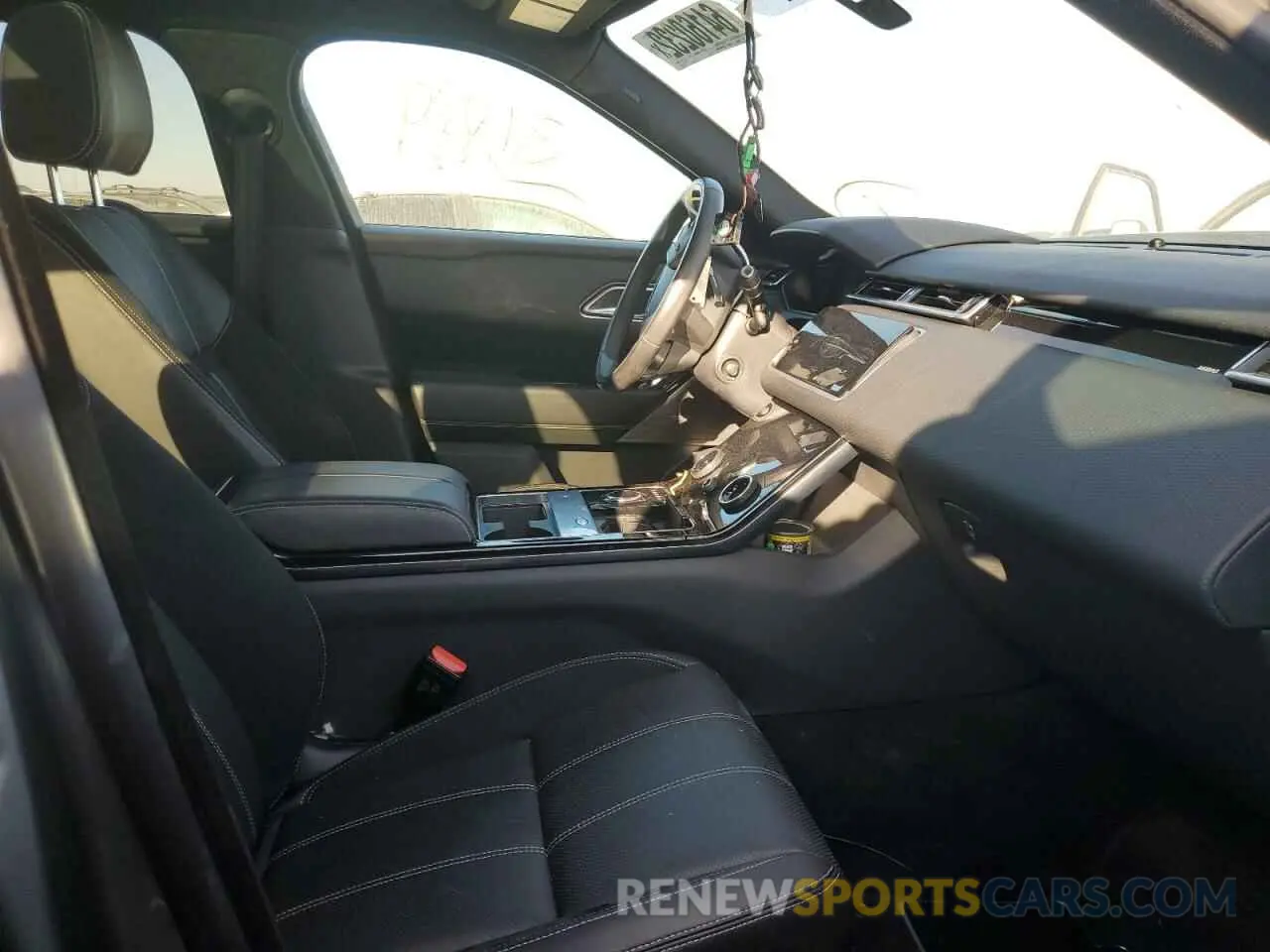 5 fotografías del automóvil dañado SALYL2EX4KA213986 LAND ROVER RANGEROVER 2019