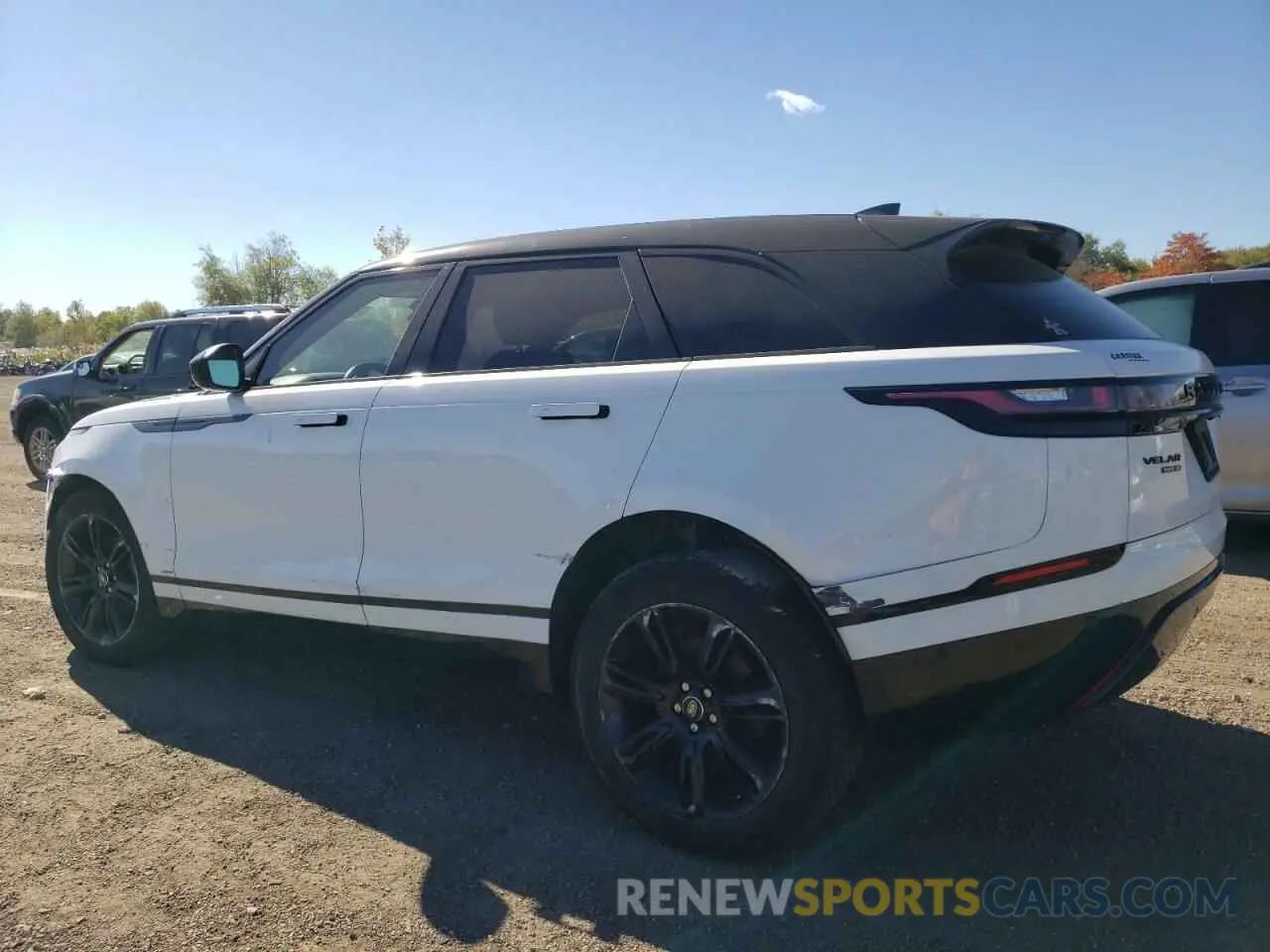 2 fotografías del automóvil dañado SALYL2EX8KA783635 LAND ROVER RANGEROVER 2019