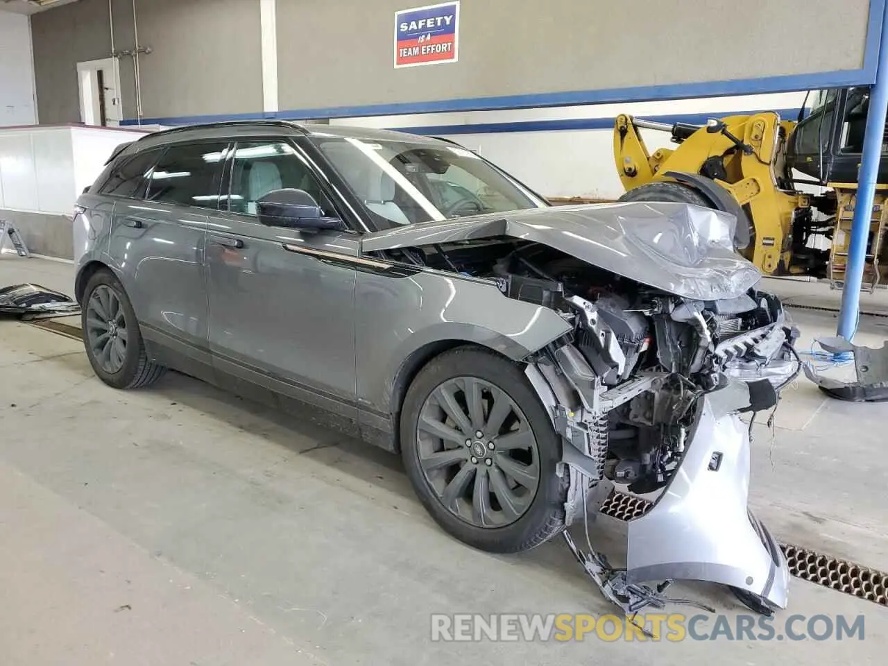 4 fotografías del automóvil dañado SALYL2FV8KA211395 LAND ROVER RANGEROVER 2019