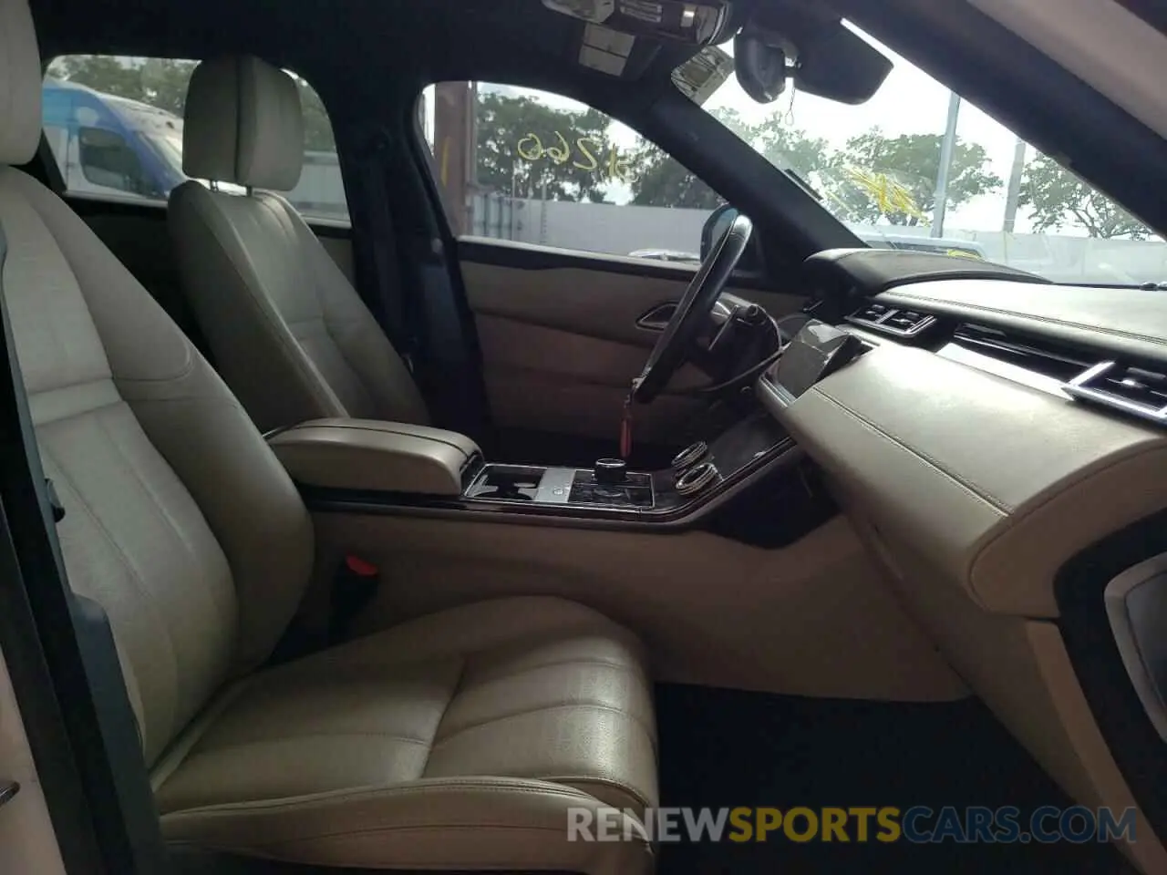 5 fotografías del automóvil dañado SALYM2EV0KA778716 LAND ROVER RANGEROVER 2019